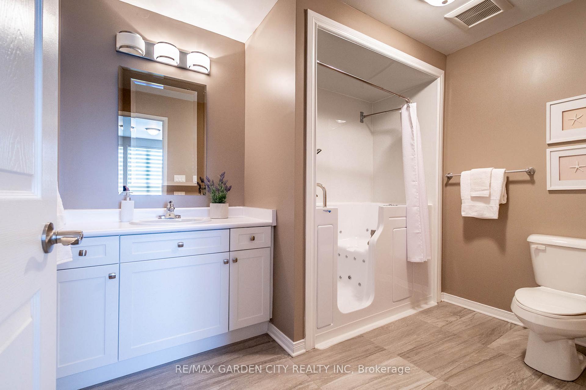 Photo 5 of Unit 208, 16 Sullivan Avenue, Thorold, Thorold Downtown — HOMEH