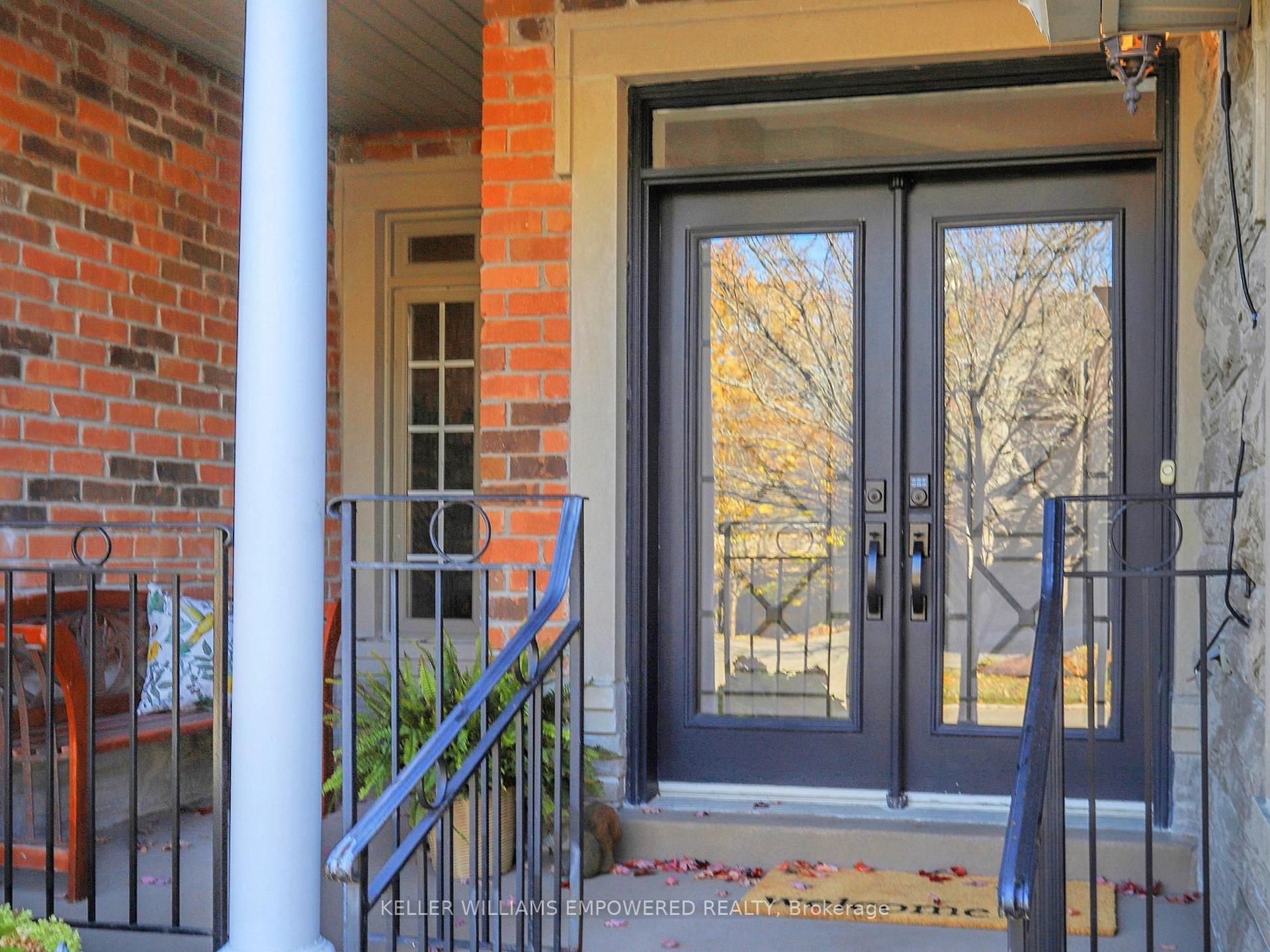 Photo 2 of 37 Tucker Court, Aurora, Aurora Estates — HOMEH
