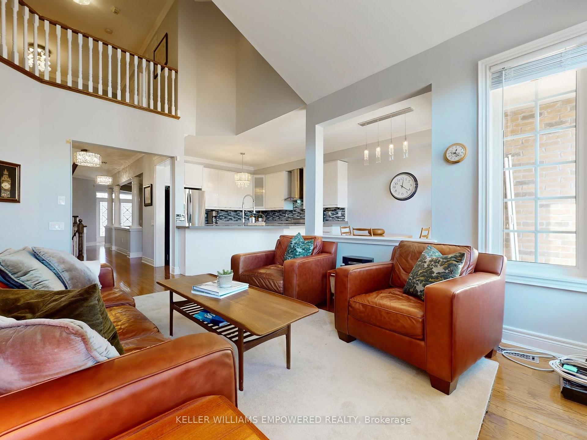 Photo 5 of 37 Tucker Court, Aurora, Aurora Estates — HOMEH
