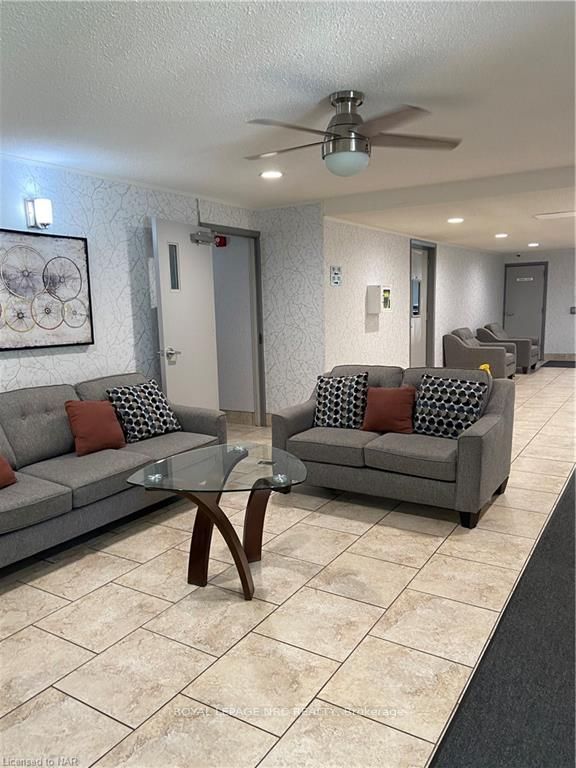 Photo 8 of Unit 407, 198 Scott Street, St. Catharines, Fairview — HOMEH