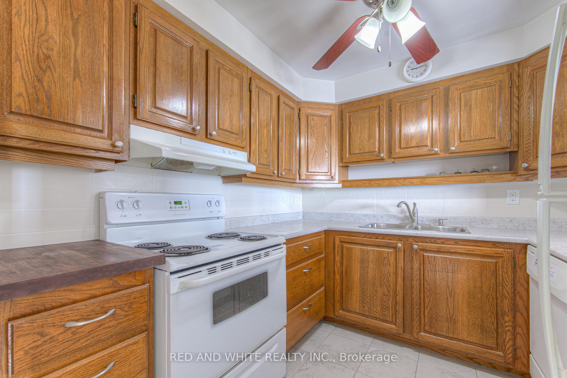 Photo 6 of Unit 1209, 1414 King Street E, Kitchener — HOMEH