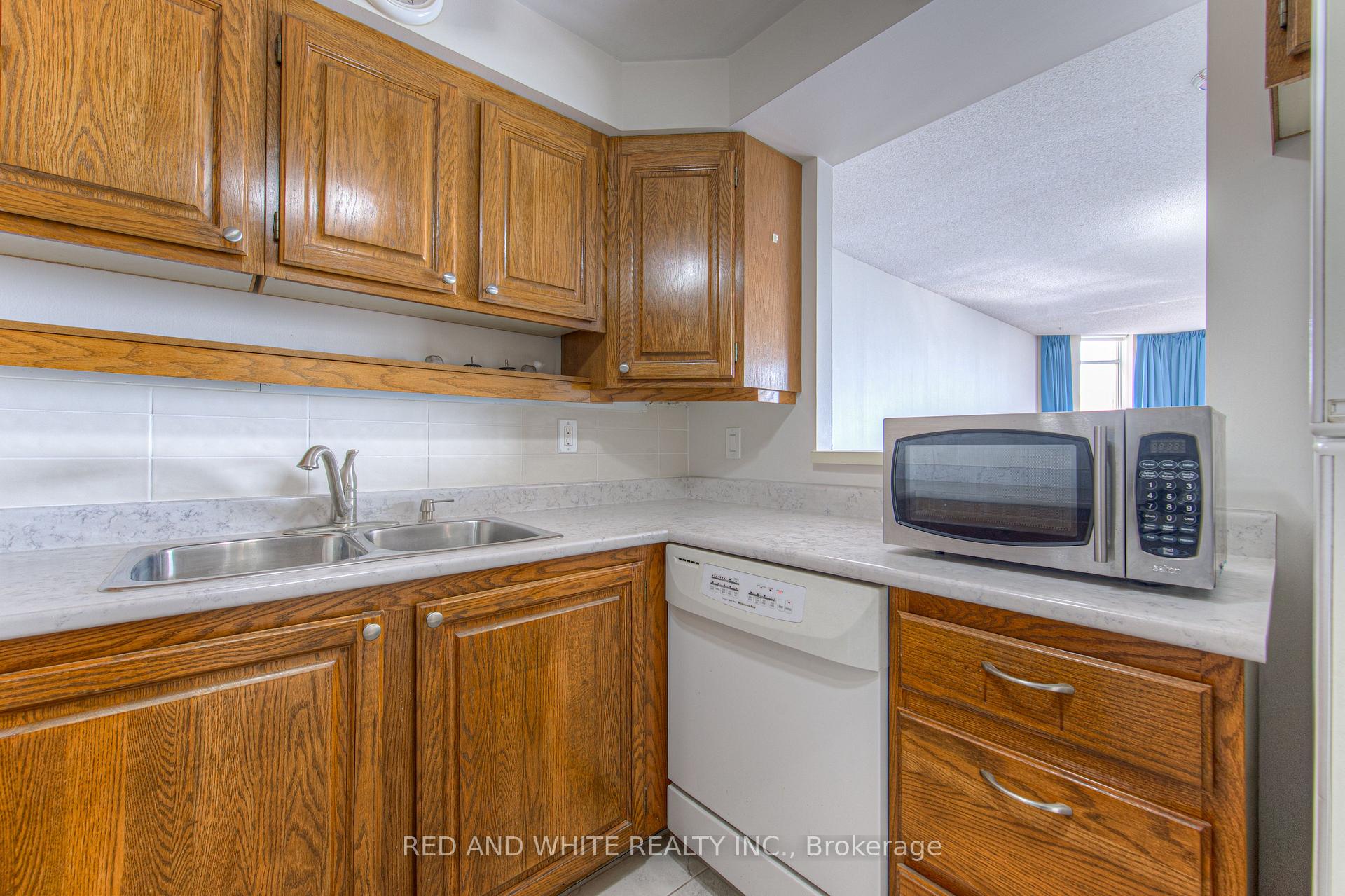 Photo 7 of Unit 1209, 1414 King Street E, Kitchener — HOMEH