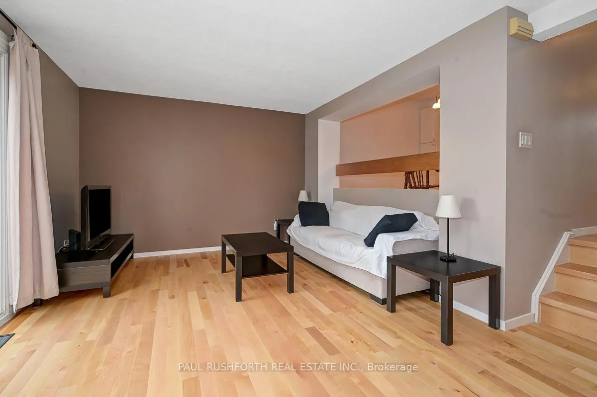 Photo 4 of Unit C, 1742 Lamoureux Drive, Ottawa, Queenswood Heights South — HOMEH