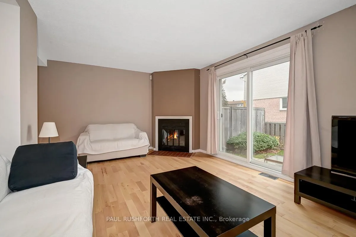 Photo 6 of Unit C, 1742 Lamoureux Drive, Ottawa, Queenswood Heights South — HOMEH
