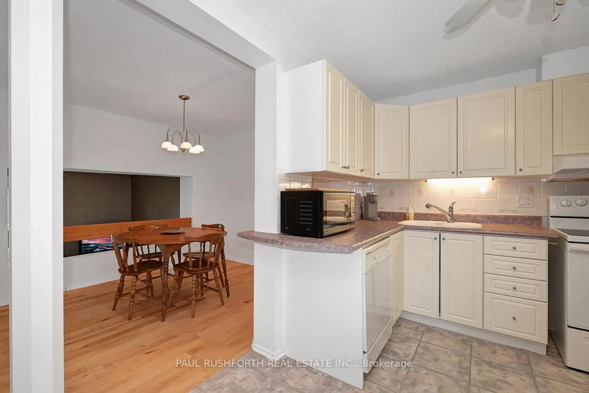 Photo 11 of Unit C, 1742 Lamoureux Drive, Ottawa, Queenswood Heights South — HOMEH