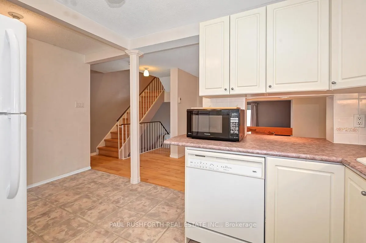 Photo 12 of Unit C, 1742 Lamoureux Drive, Ottawa, Queenswood Heights South — HOMEH