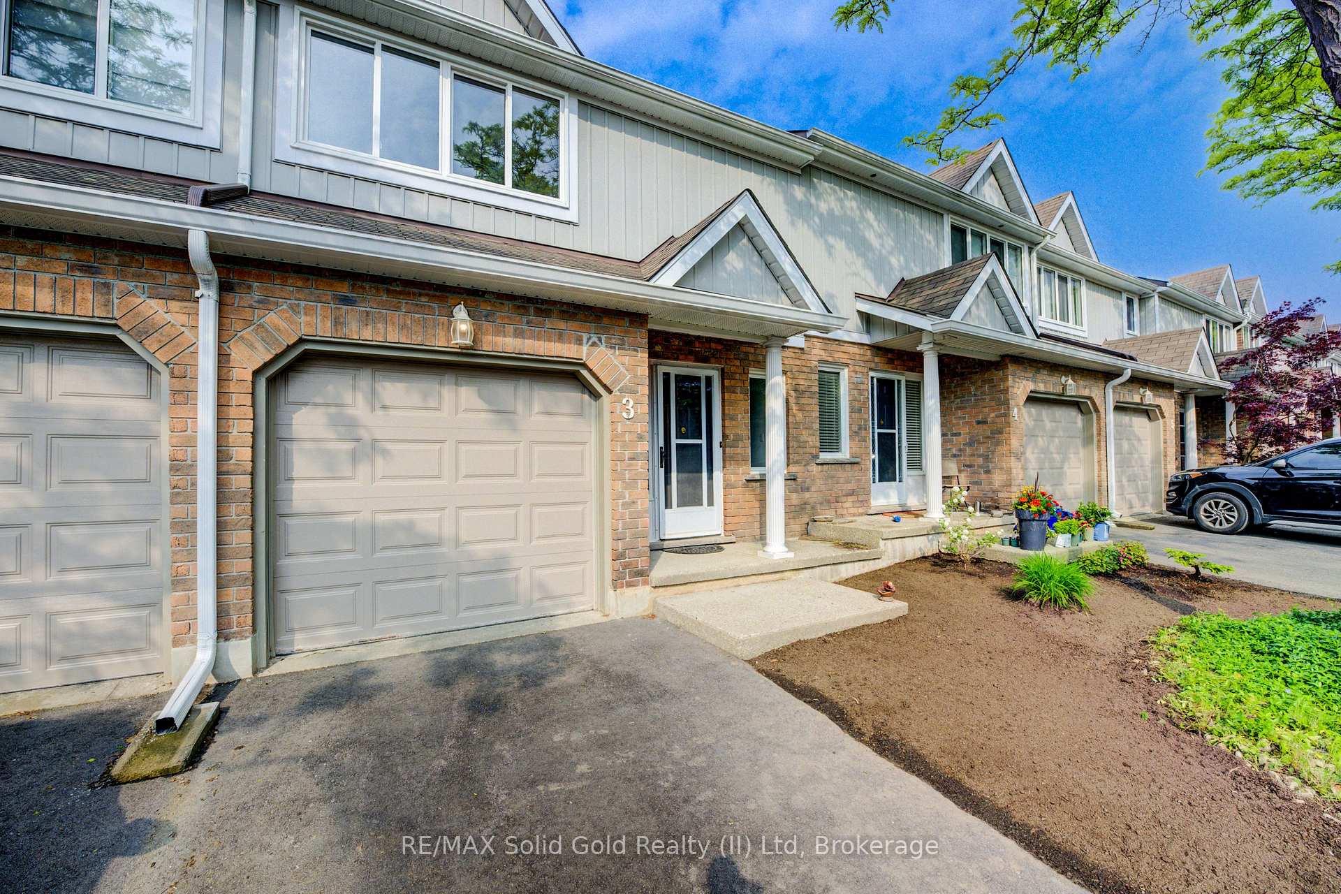 Photo 2 of Unit 3, 524 Beechwood Drive, Waterloo — HOMEH
