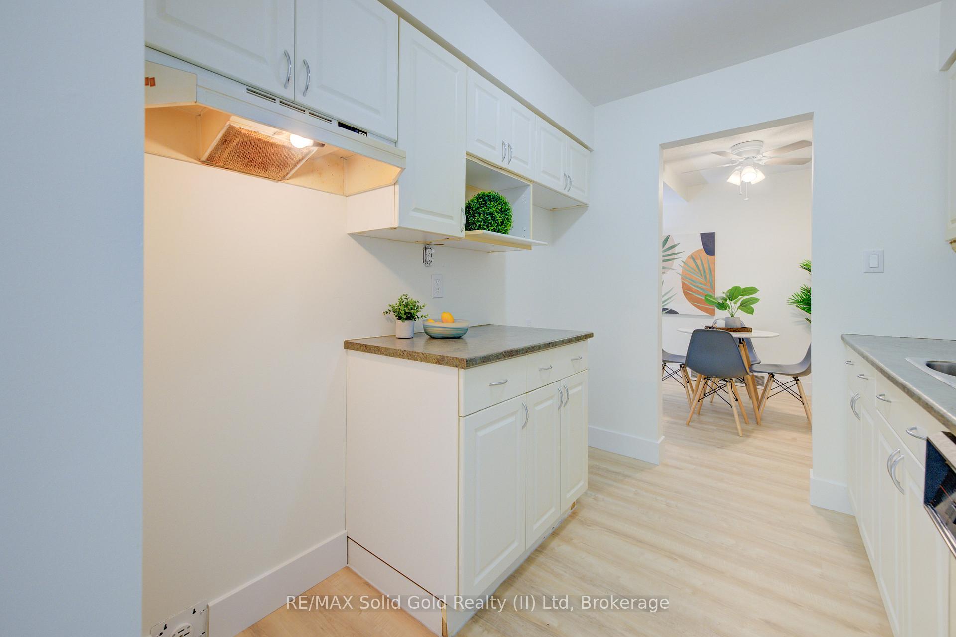 Photo 12 of Unit 3, 524 Beechwood Drive, Waterloo — HOMEH