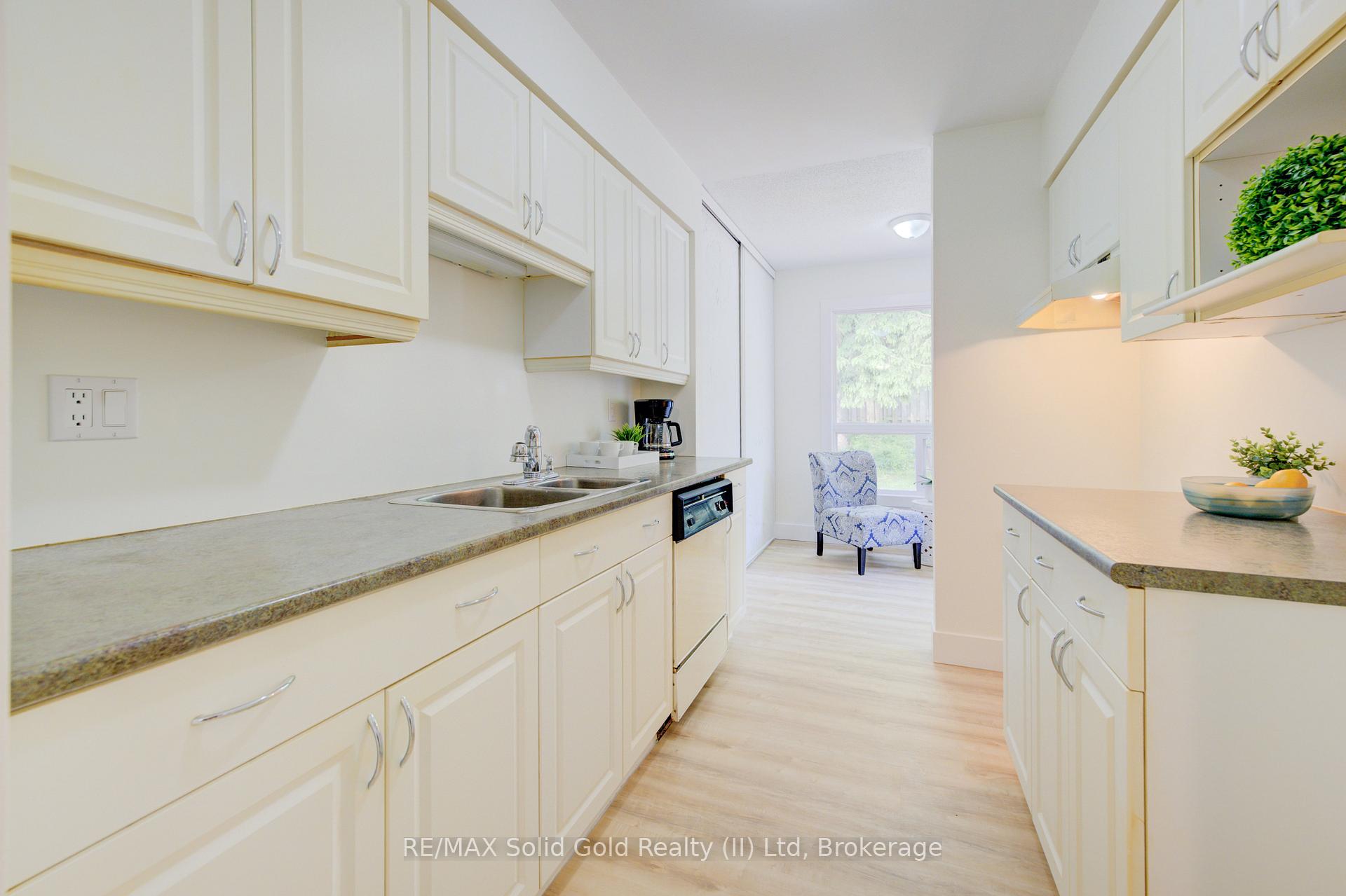 Photo 14 of Unit 3, 524 Beechwood Drive, Waterloo — HOMEH
