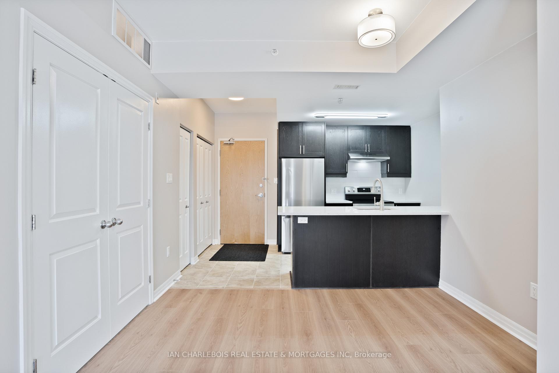 Photo 3 of Unit 104, 225 Winterfell, Ottawa, Hunt Club Park — HOMEH