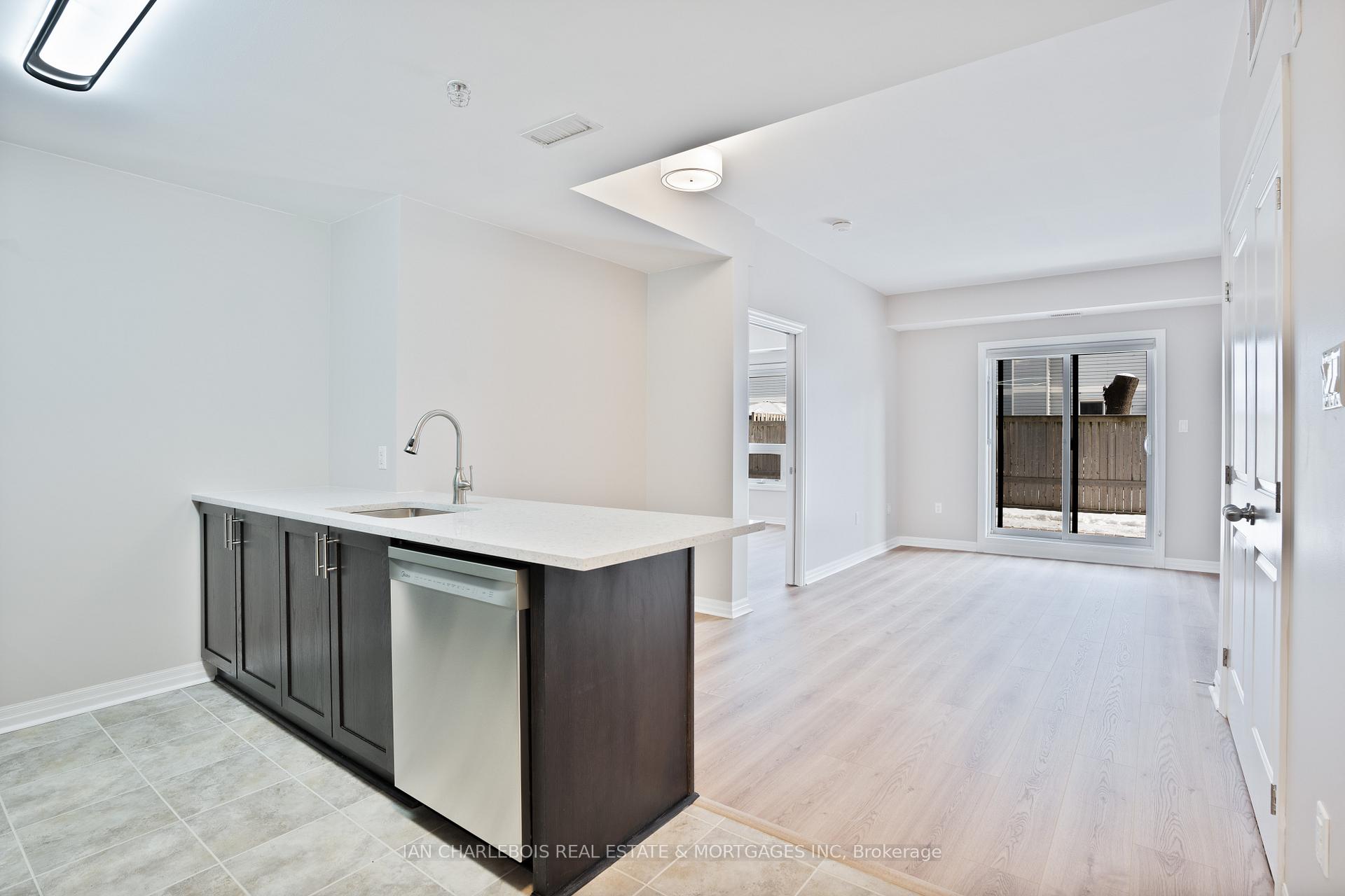 Photo 7 of Unit 104, 225 Winterfell, Ottawa, Hunt Club Park — HOMEH