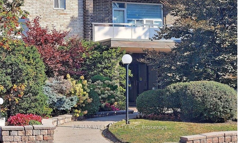 Front of Unit 507, 67 Richmond Street