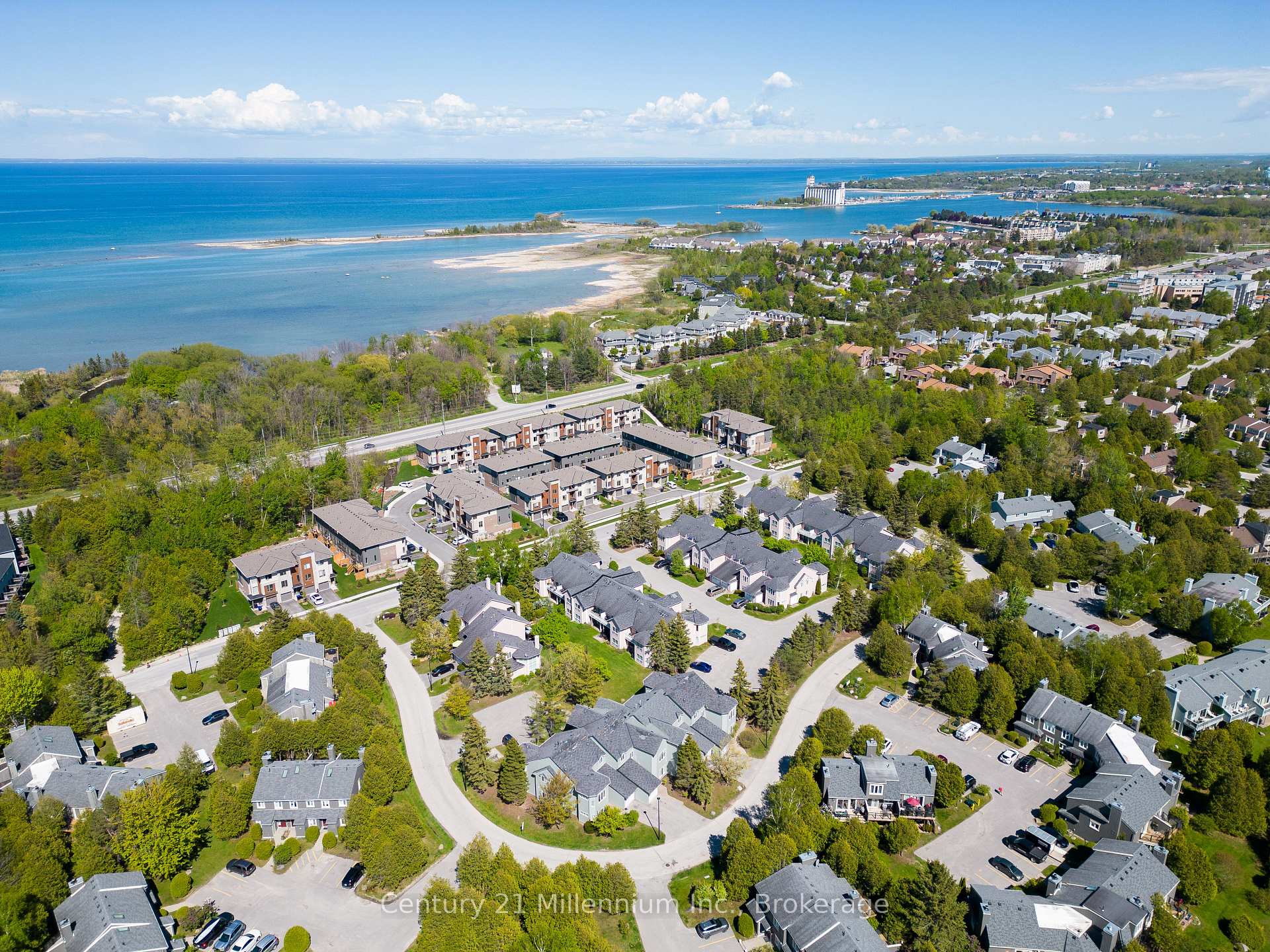 Photo 1 of Unit 19, 152 Fairway Crescent, Collingwood — HOMEH