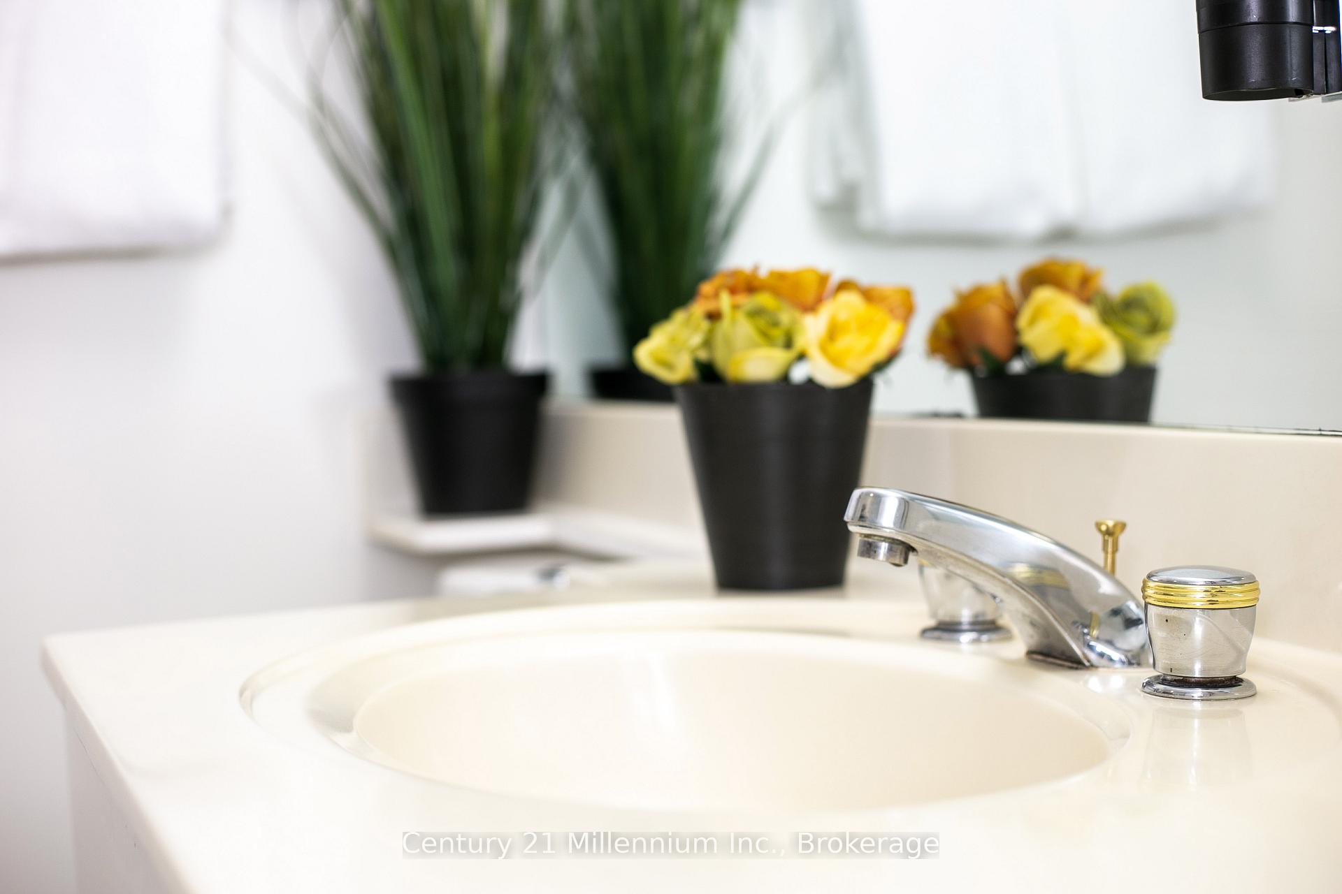 Photo 31 of Unit 19, 152 Fairway Crescent, Collingwood — HOMEH