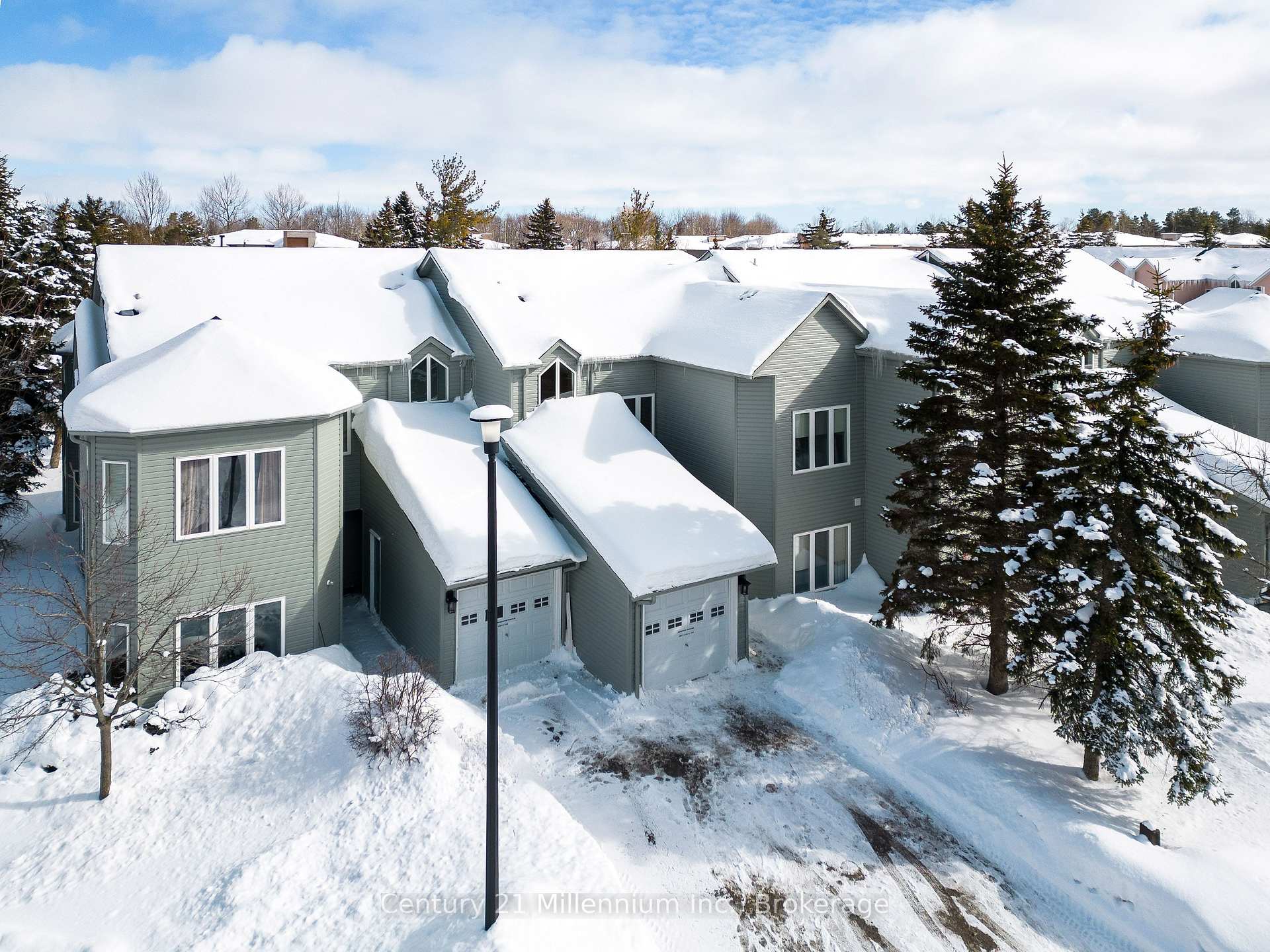 Photo 37 of Unit 19, 152 Fairway Crescent, Collingwood — HOMEH