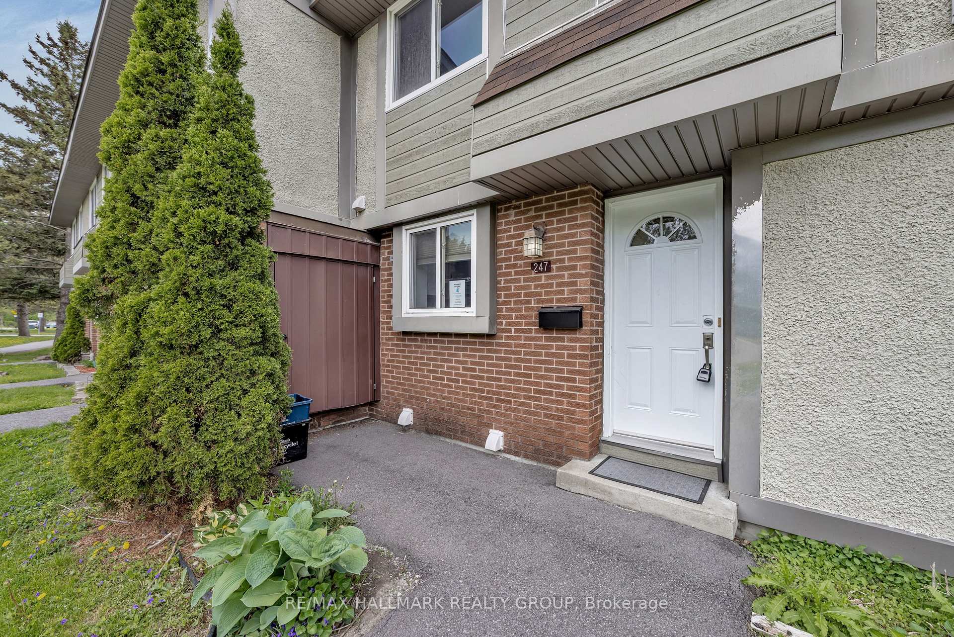 Photo 3 of 247 Pickford Drive, Ottawa, Kanata - Katimavik — HOMEH