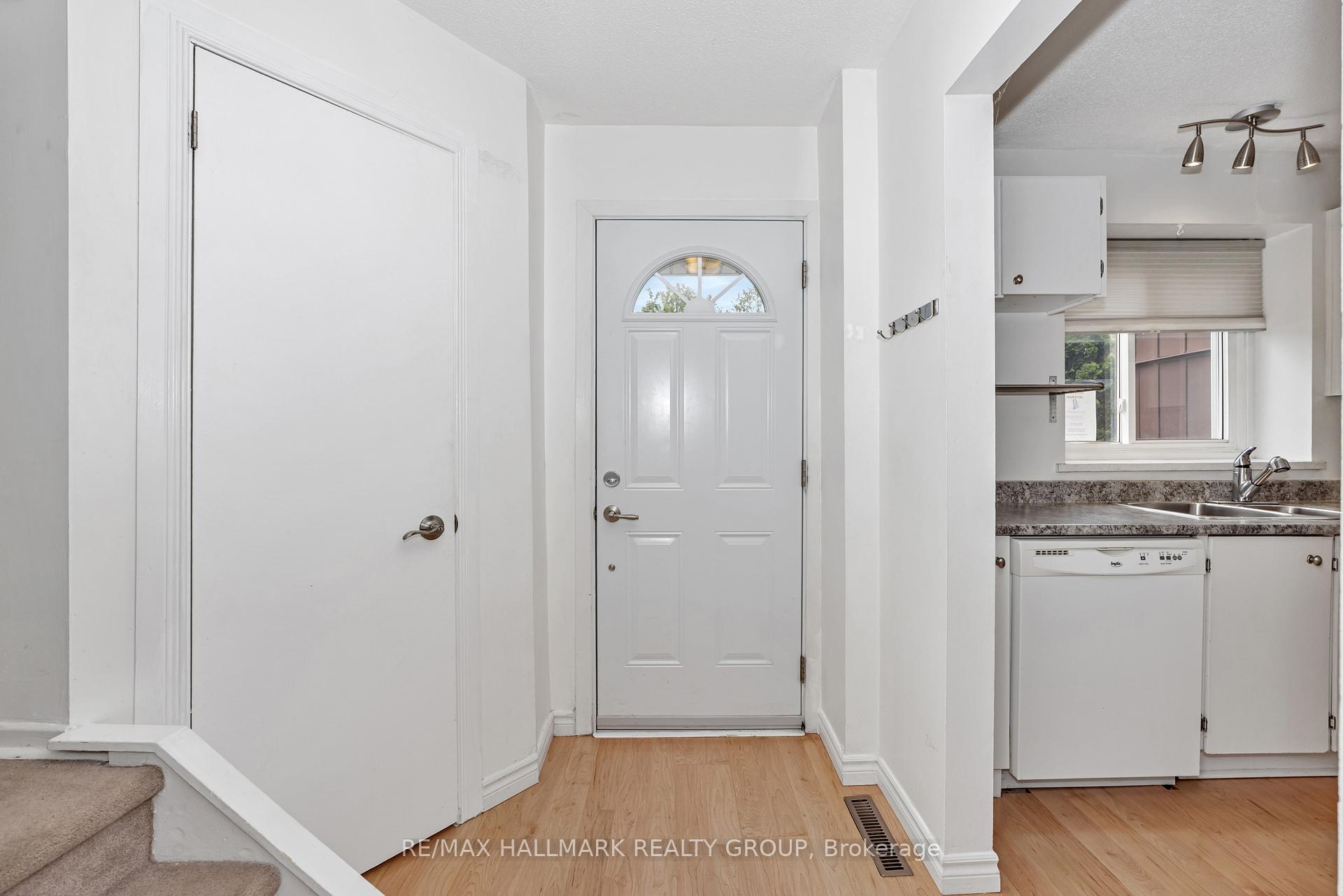 Photo 4 of 247 Pickford Drive, Ottawa, Kanata - Katimavik — HOMEH