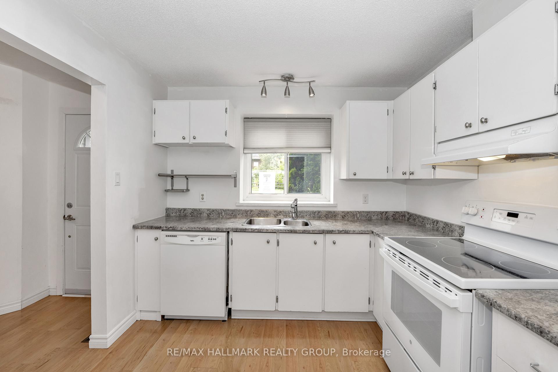 Photo 6 of 247 Pickford Drive, Ottawa, Kanata - Katimavik — HOMEH