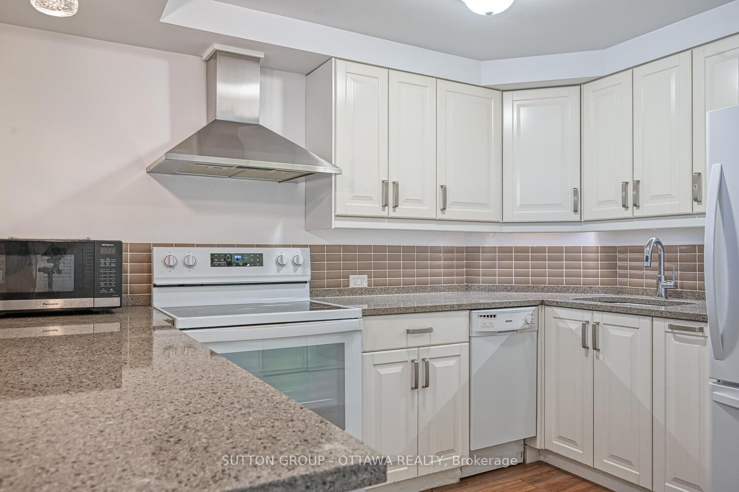 Photo 3 of Unit 202, 550 Cambridge Street S, Ottawa, West Centre Town — HOMEH
