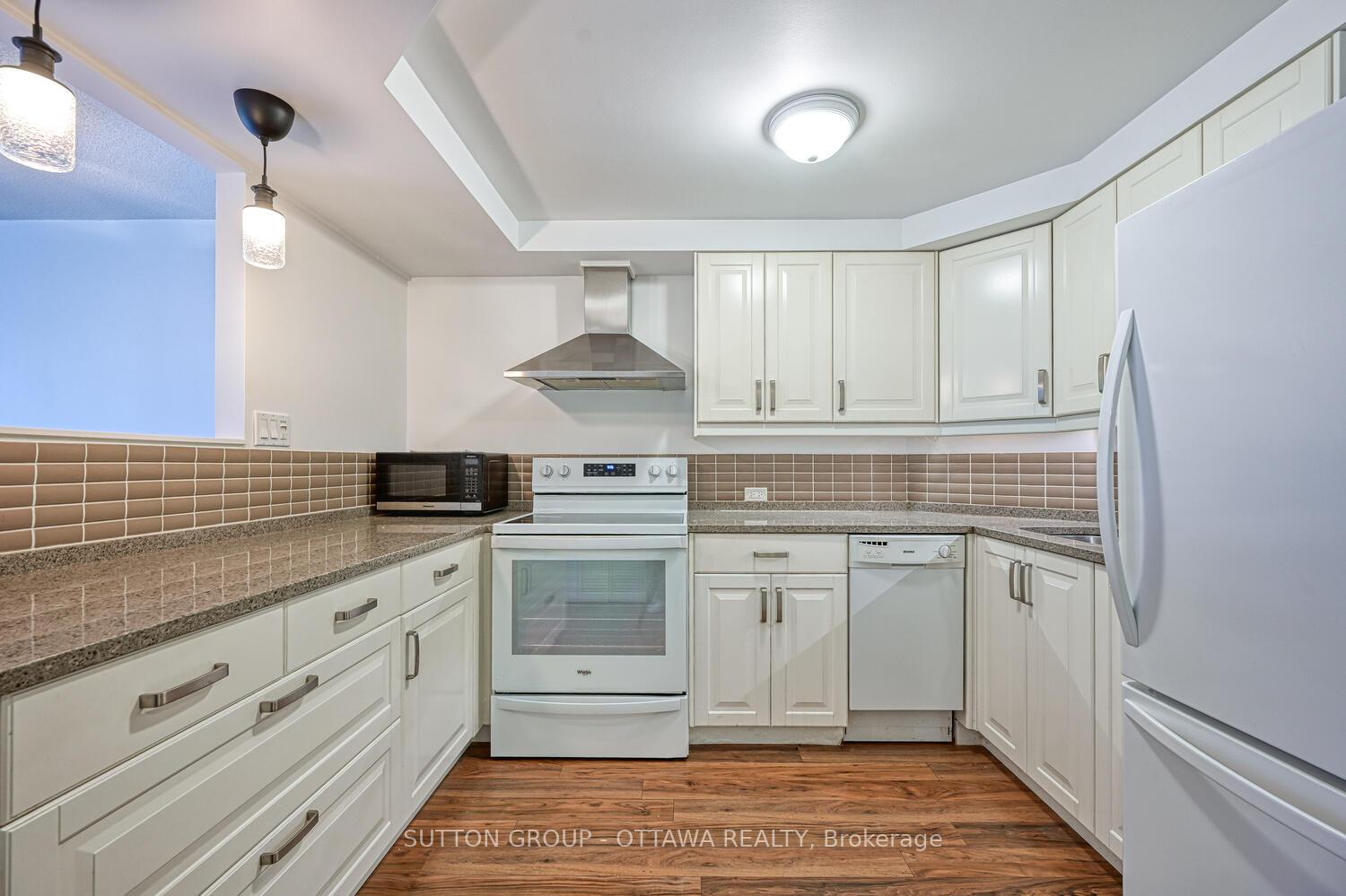 Photo 4 of Unit 202, 550 Cambridge Street S, Ottawa, West Centre Town — HOMEH