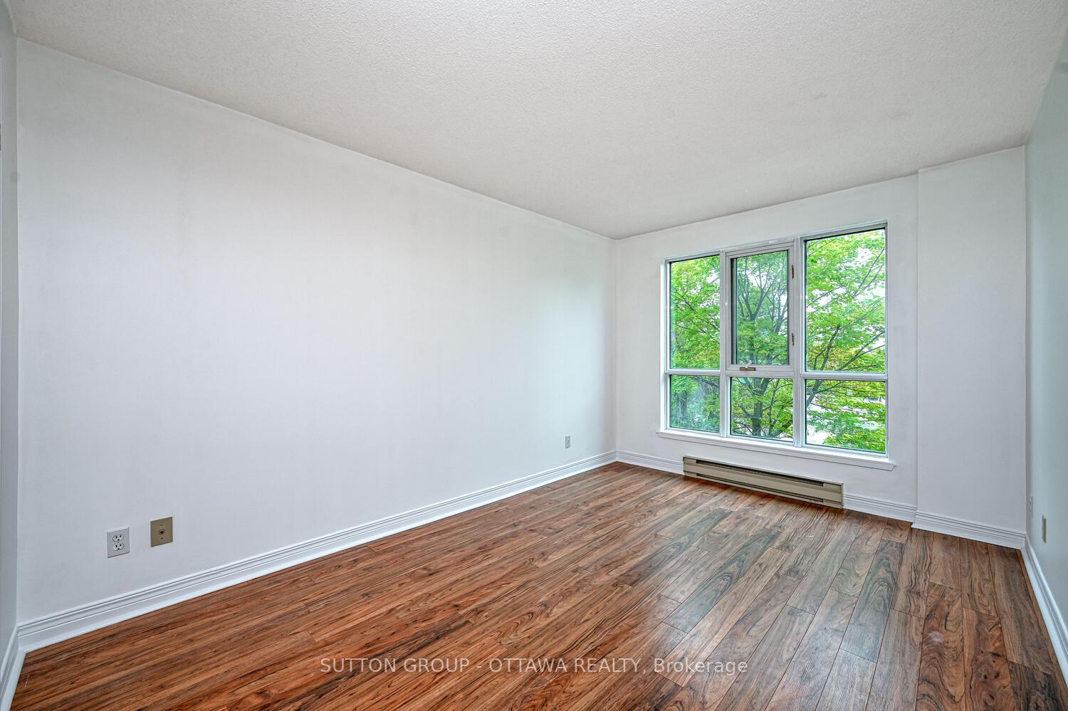 Photo 8 of Unit 202, 550 Cambridge Street S, Ottawa, West Centre Town — HOMEH