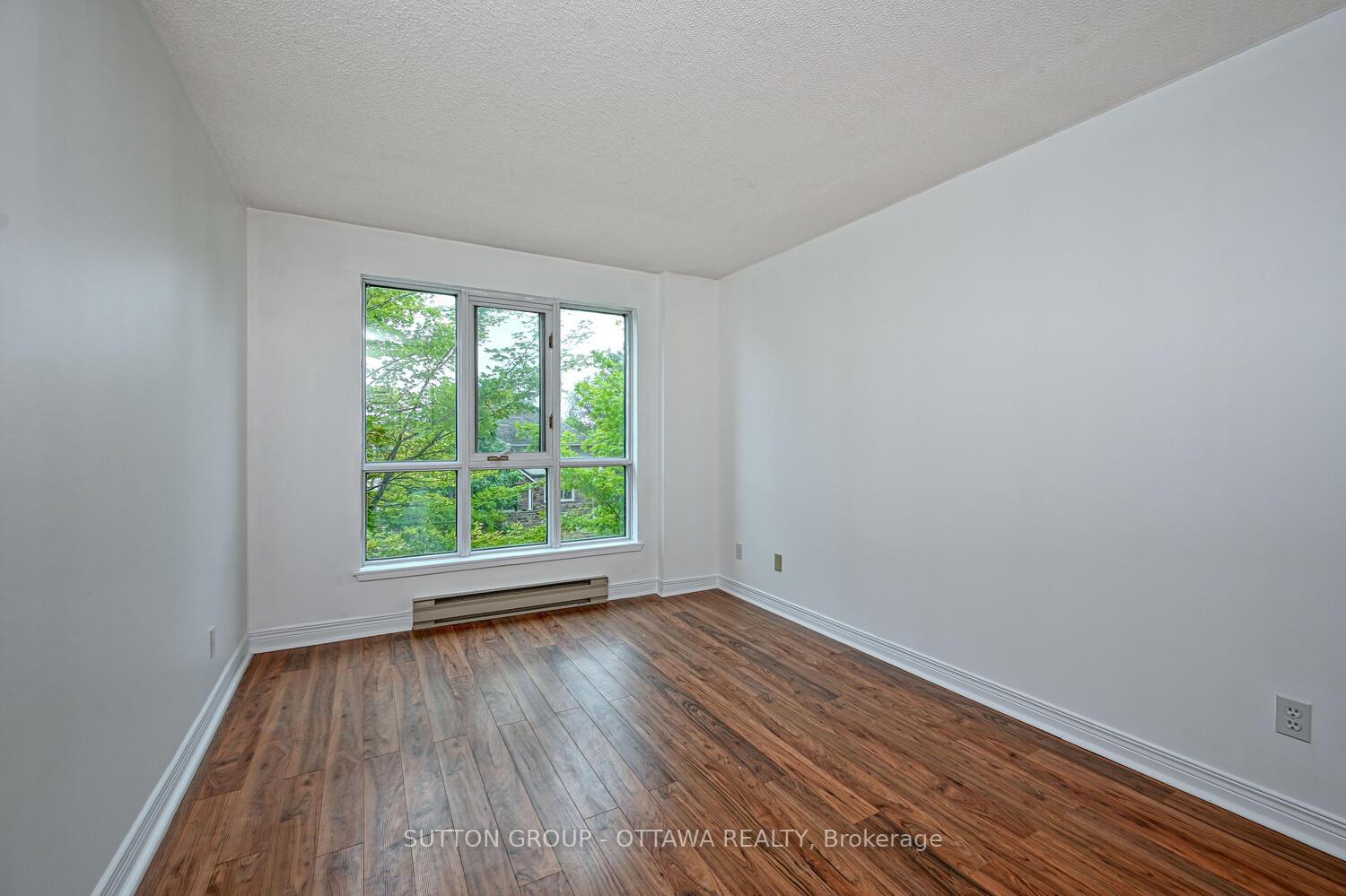 Photo 9 of Unit 202, 550 Cambridge Street S, Ottawa, West Centre Town — HOMEH