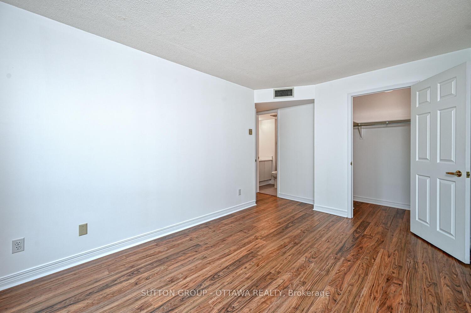 Photo 10 of Unit 202, 550 Cambridge Street S, Ottawa, West Centre Town — HOMEH