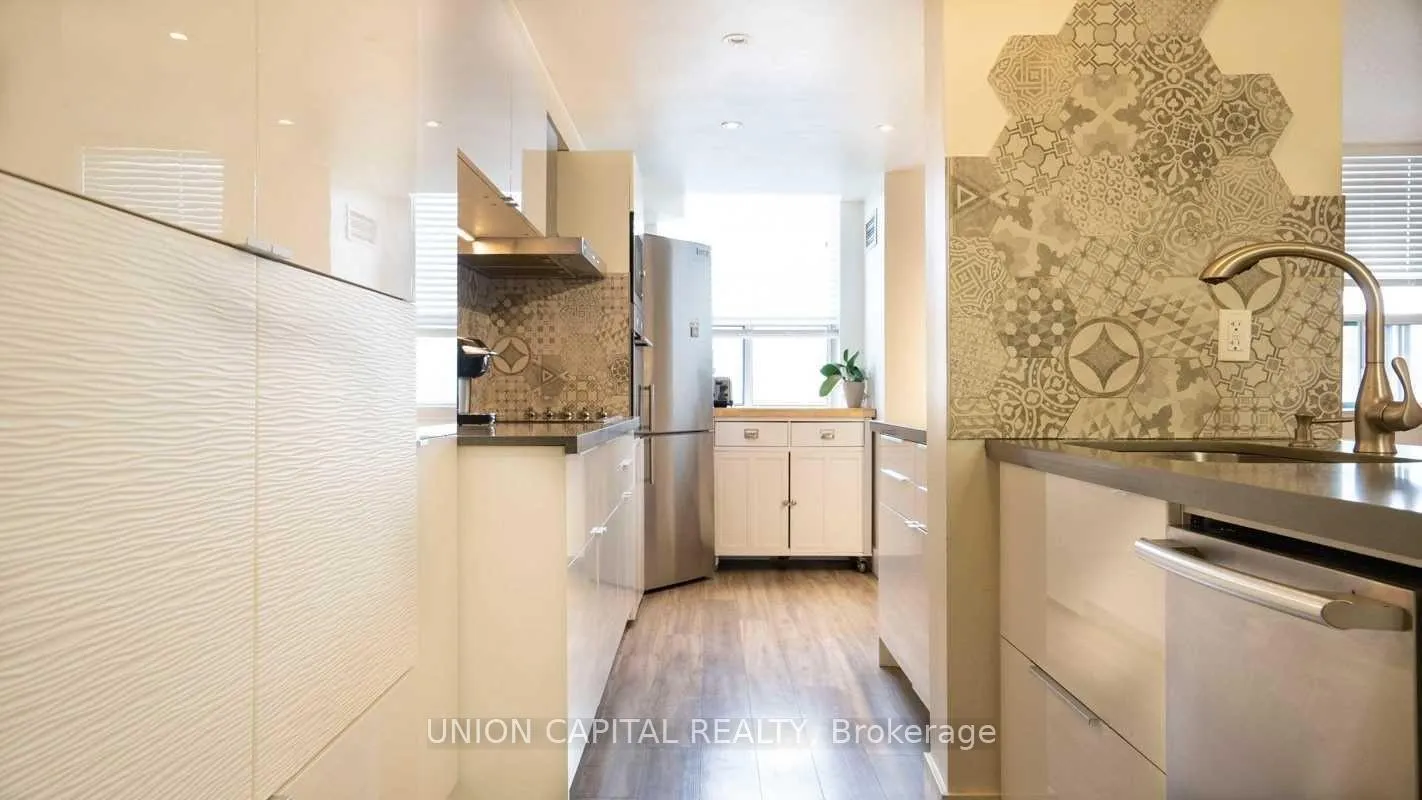 Photo 3 of Unit 313, 7398 Yonge Street, Vaughan, Crestwood-Springfarm-Yorkhill — HOMEH