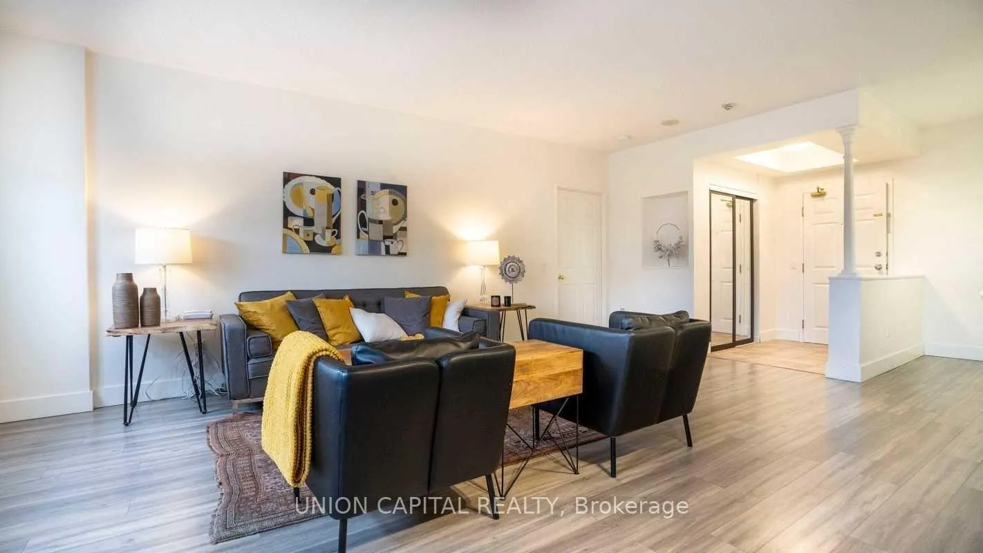 Photo 6 of Unit 313, 7398 Yonge Street, Vaughan, Crestwood-Springfarm-Yorkhill — HOMEH