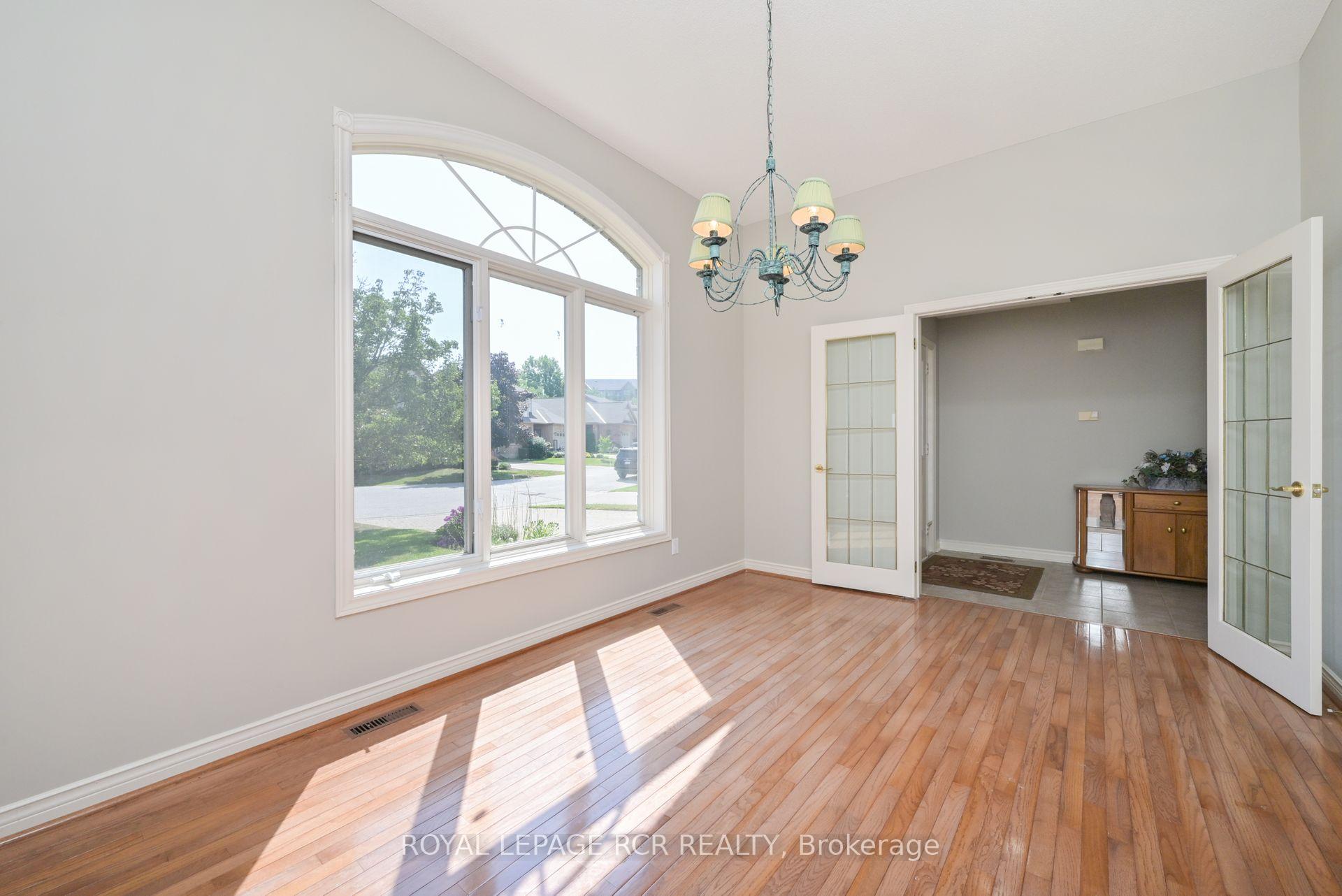 Photo 5 of 10 Forest Link, New Tecumseth, Alliston — HOMEH