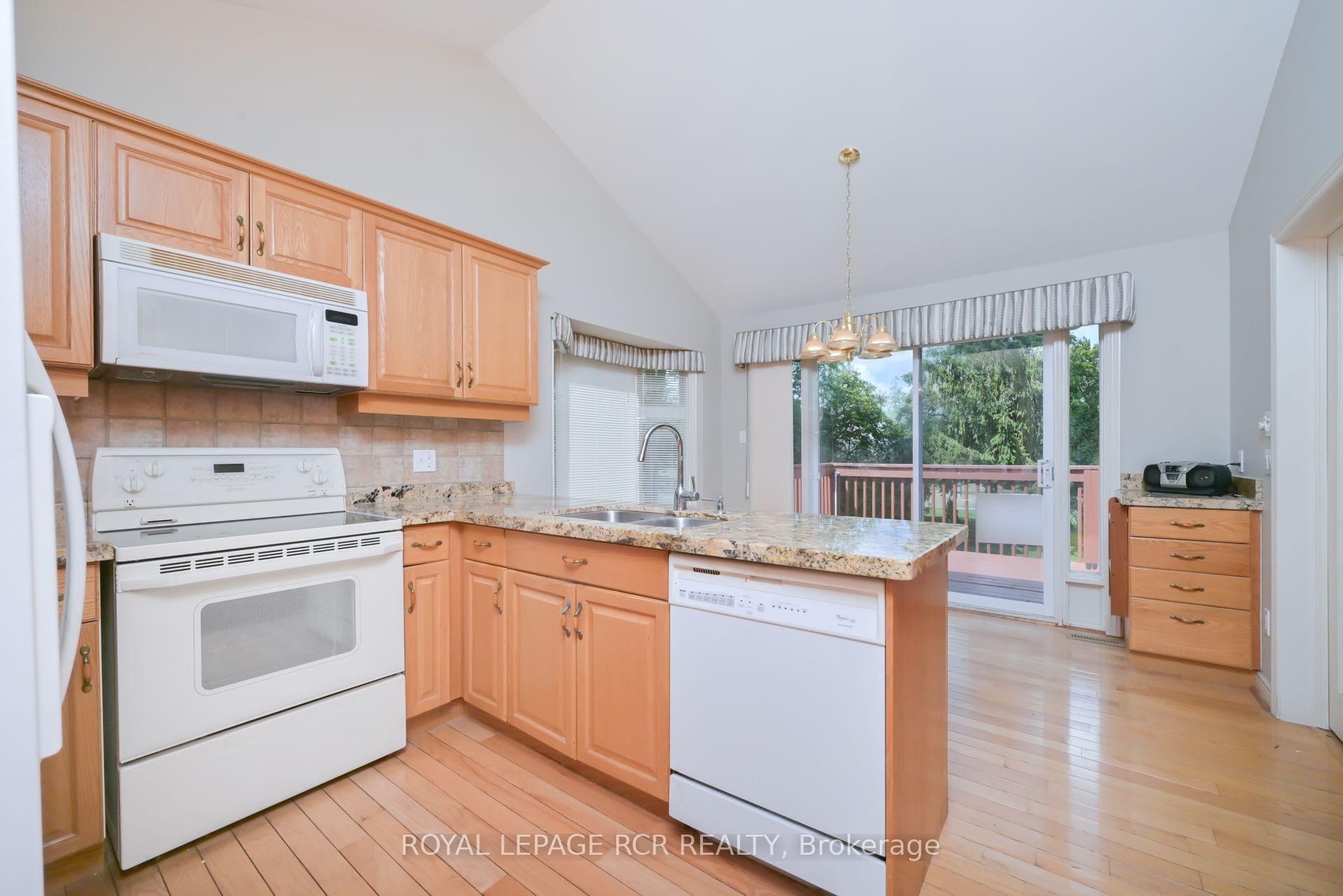 Photo 6 of 10 Forest Link, New Tecumseth, Alliston — HOMEH
