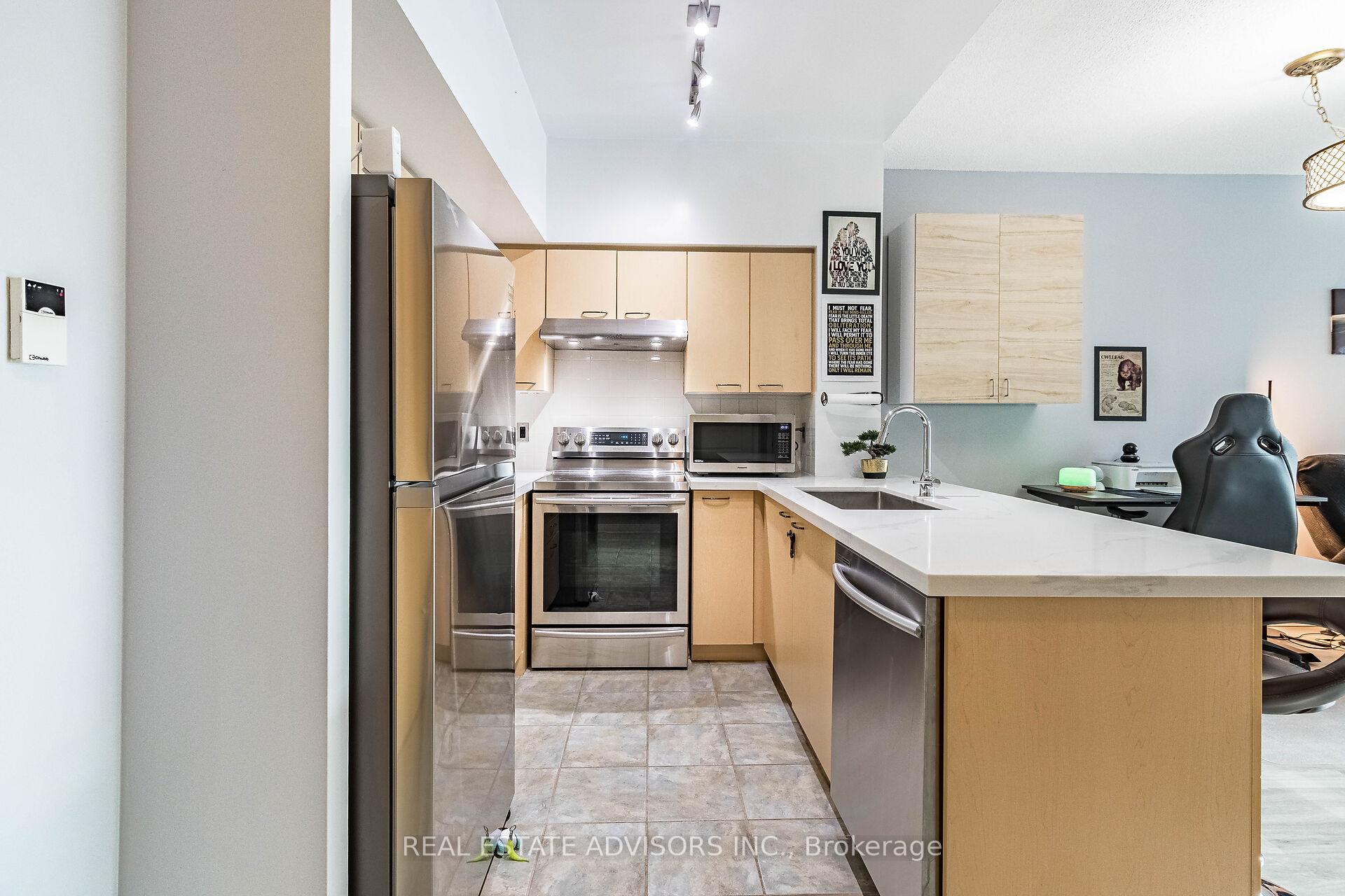 Photo 7 of Unit #117, 48 Suncrest Boulevard, Markham, Commerce Valley — HOMEH