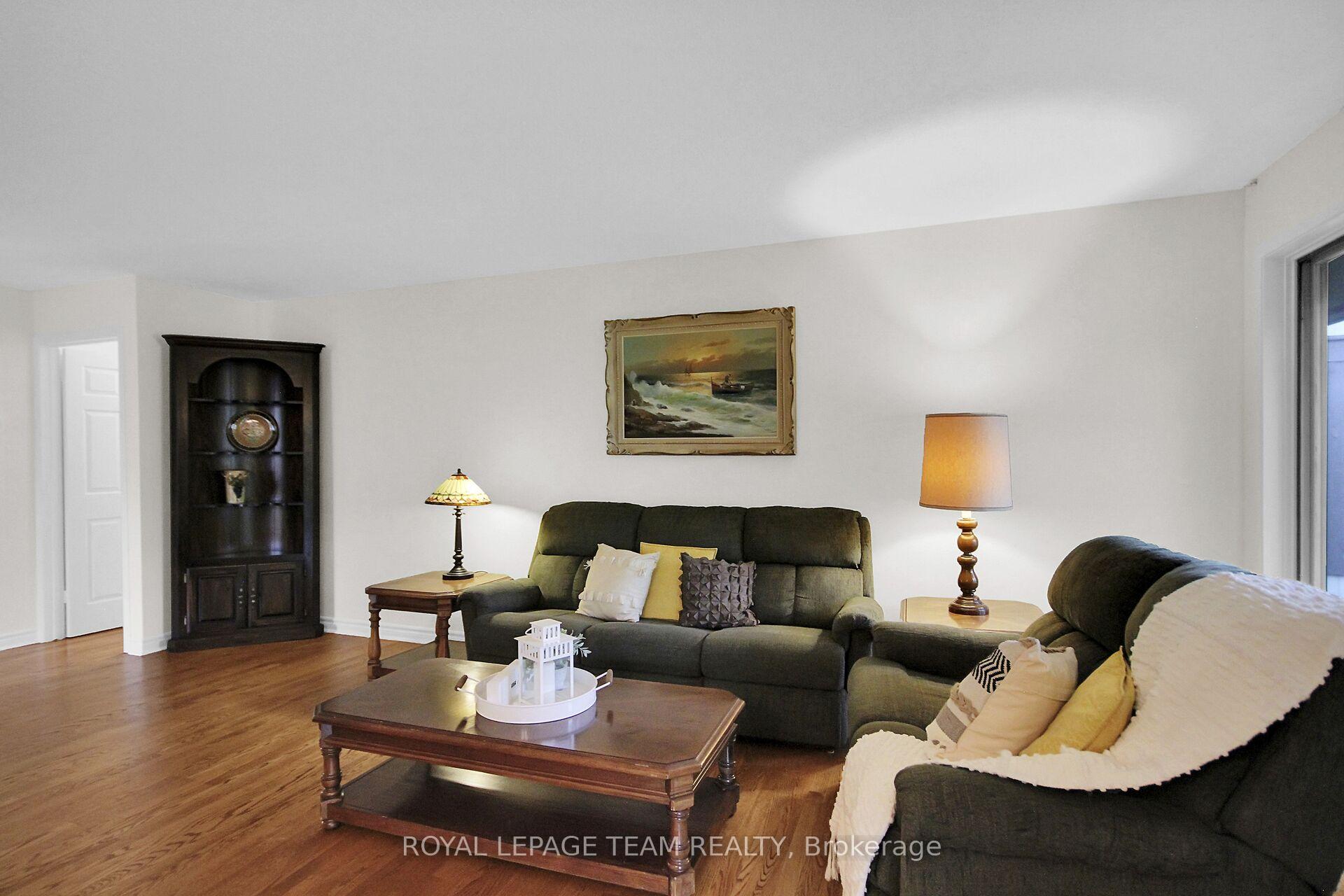 Photo 9 of 6 Meadowmist Court, Ottawa, Stittsville (Central) — HOMEH