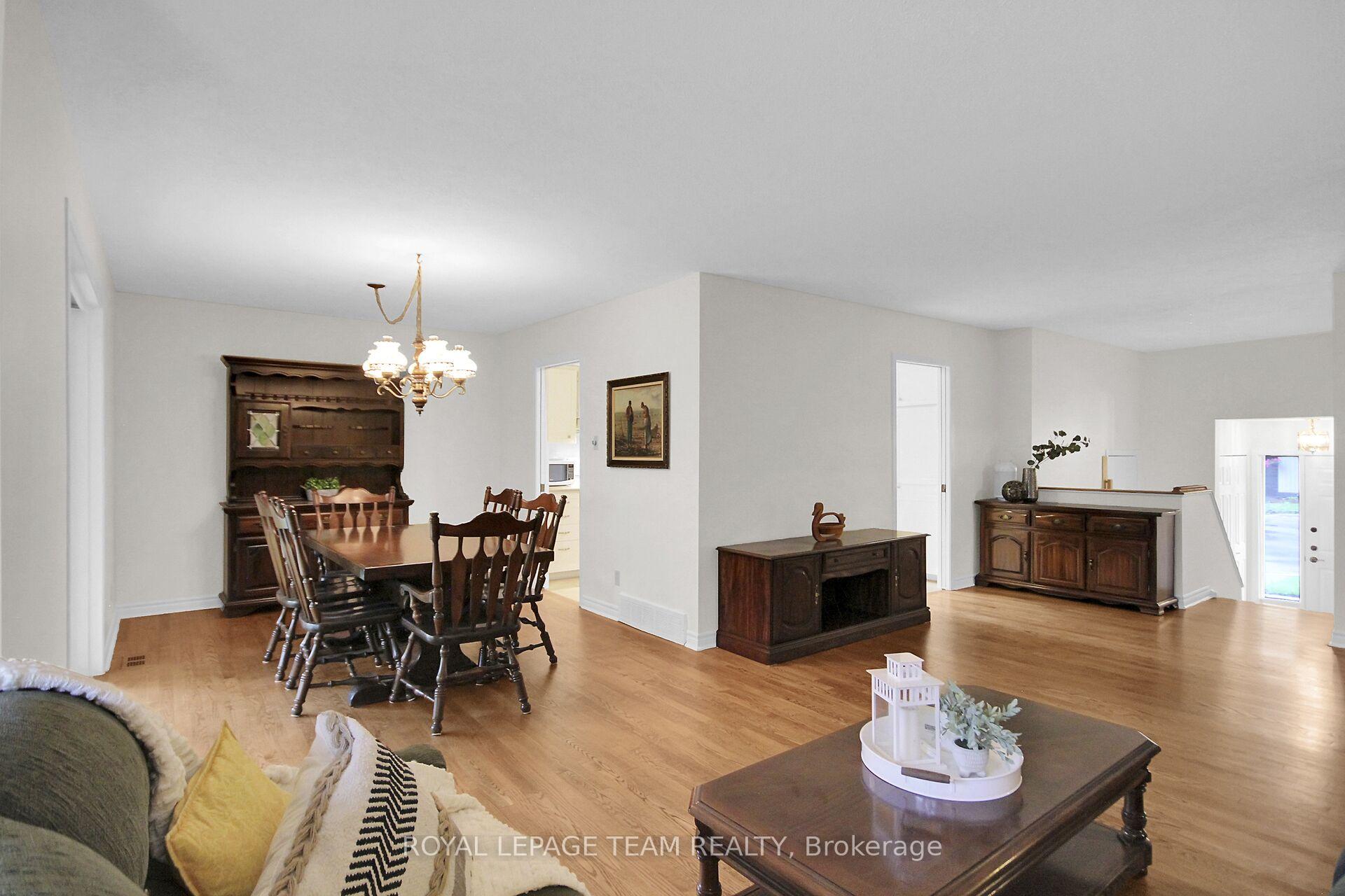 Photo 12 of 6 Meadowmist Court, Ottawa, Stittsville (Central) — HOMEH