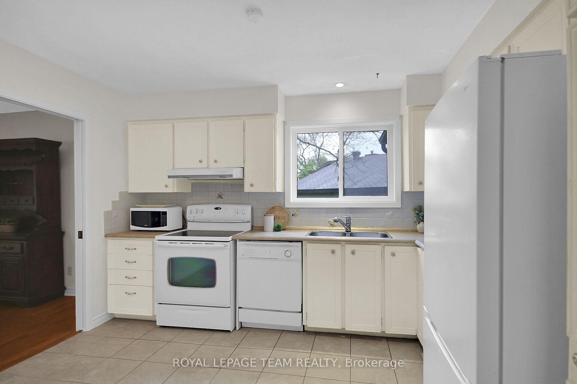 Photo 21 of 6 Meadowmist Court, Ottawa, Stittsville (Central) — HOMEH