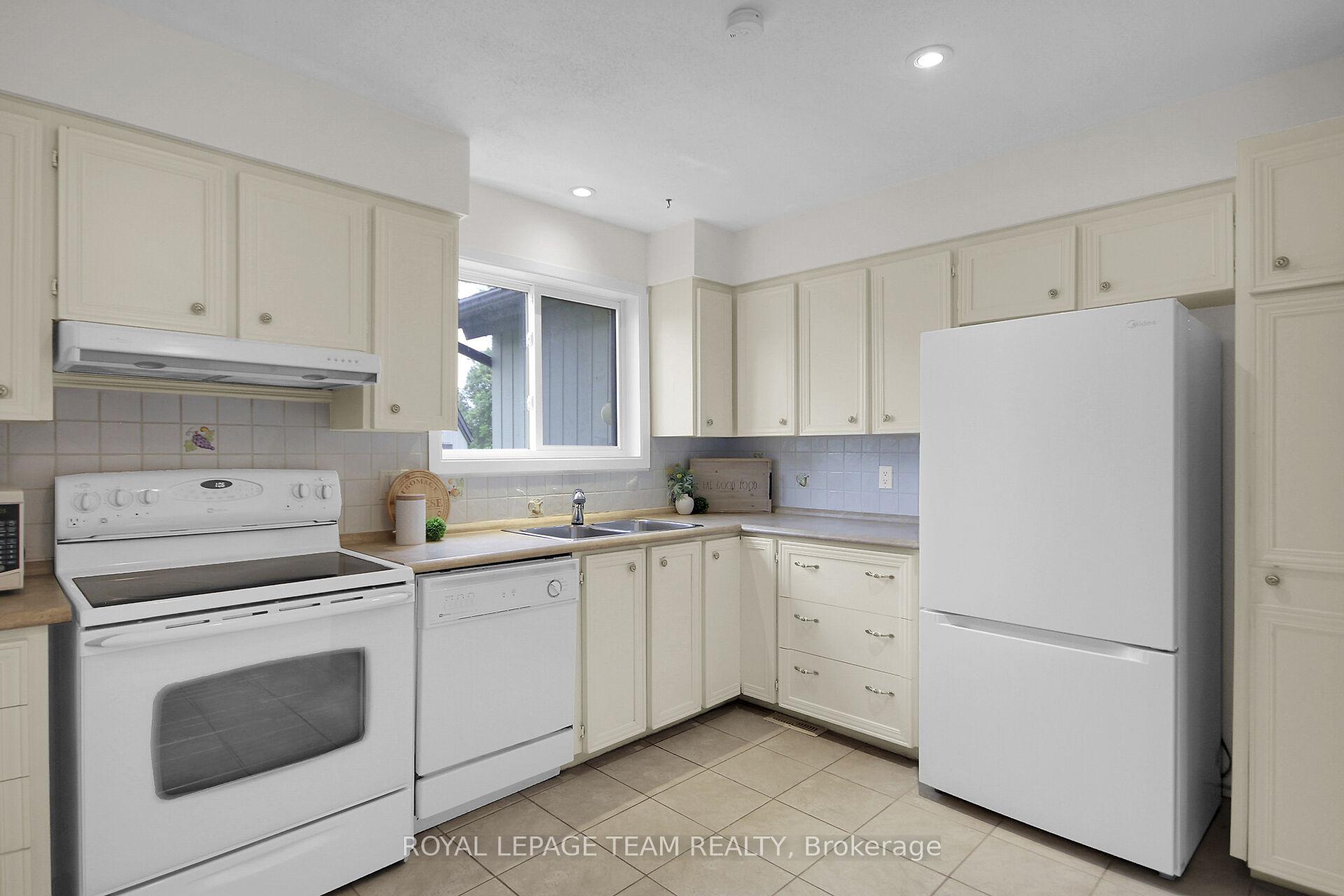 Photo 23 of 6 Meadowmist Court, Ottawa, Stittsville (Central) — HOMEH