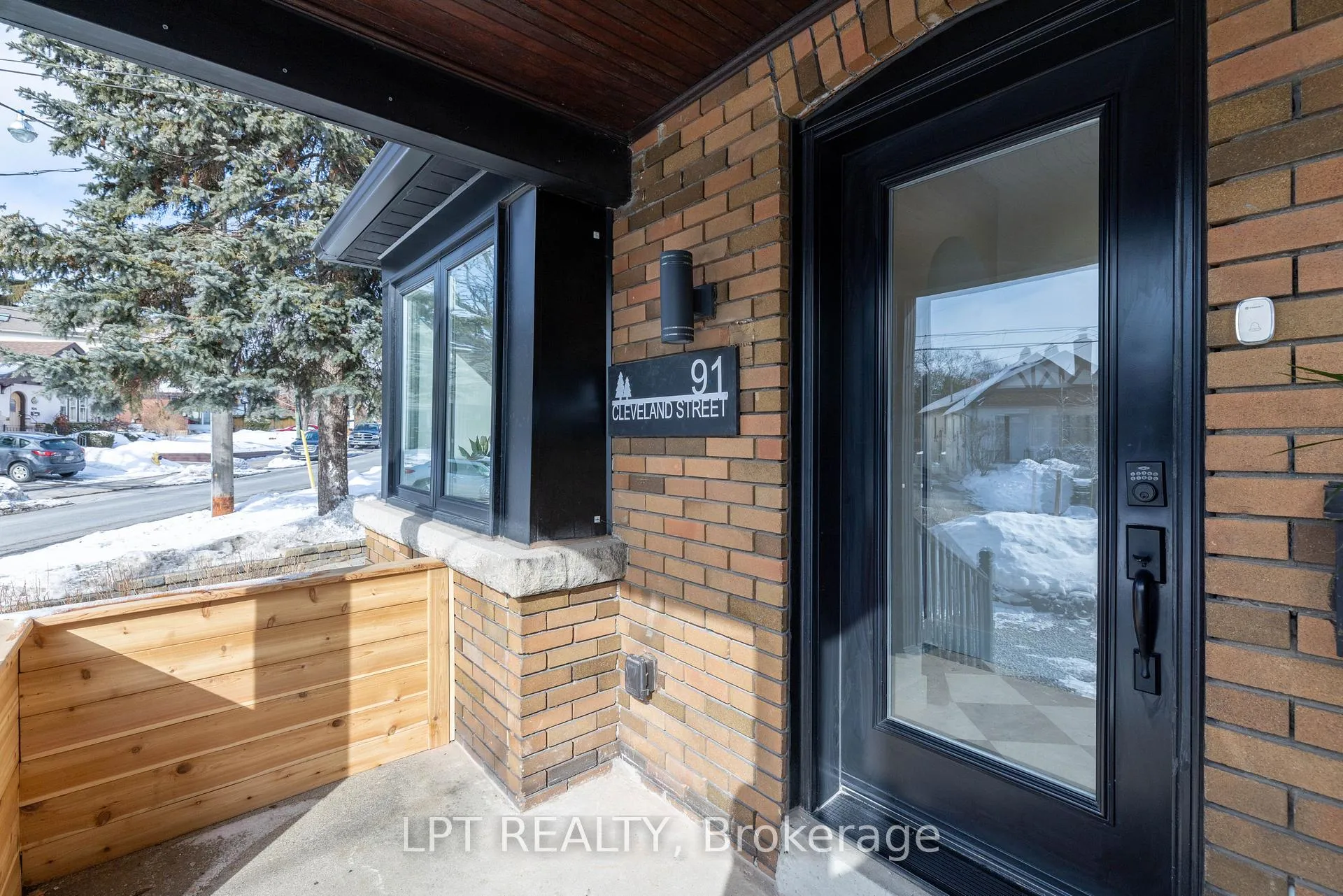 Photo 5 of 91 Cleveland Street, Toronto, Mount Pleasant East — HOMEH