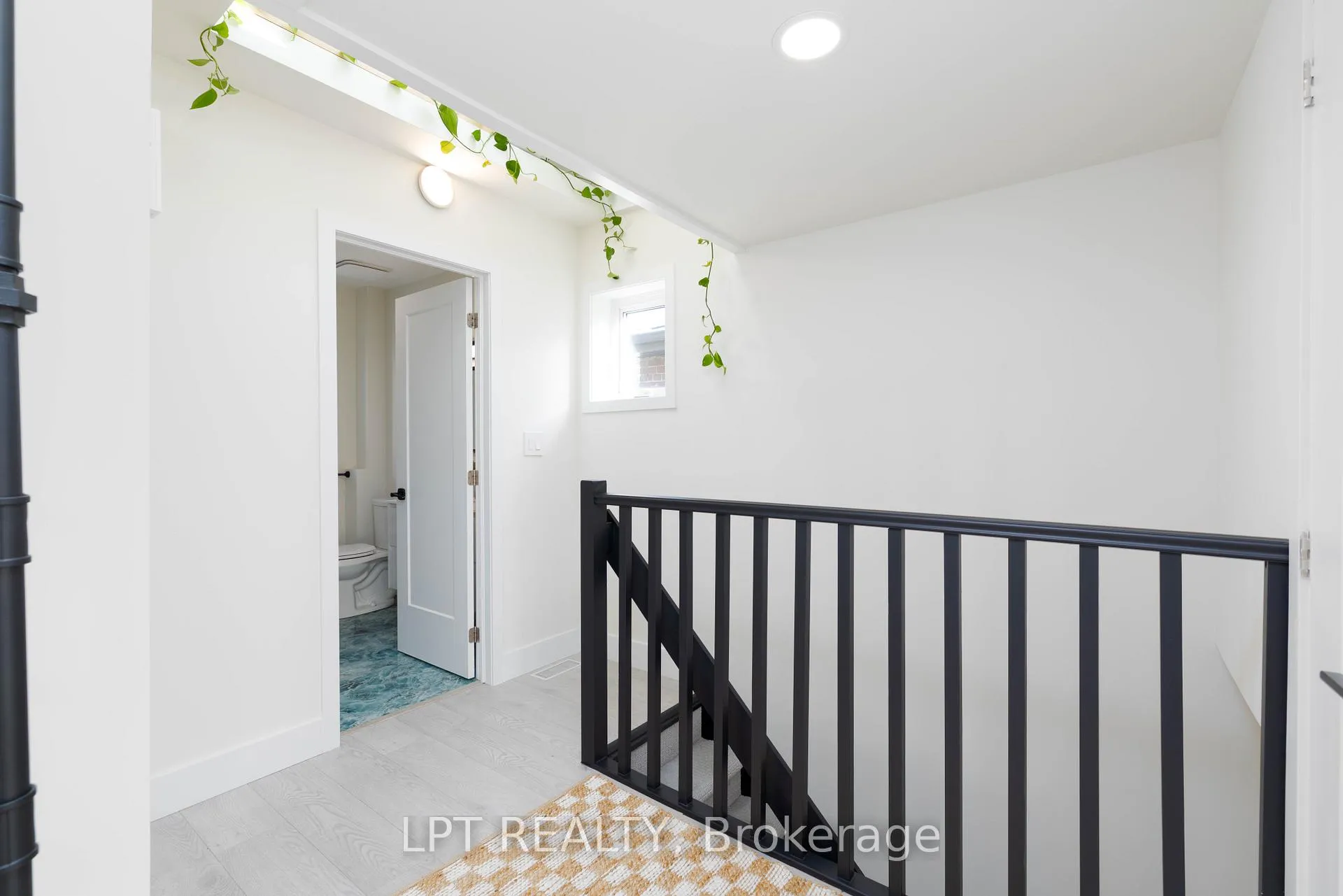 Photo 16 of 91 Cleveland Street, Toronto, Mount Pleasant East — HOMEH
