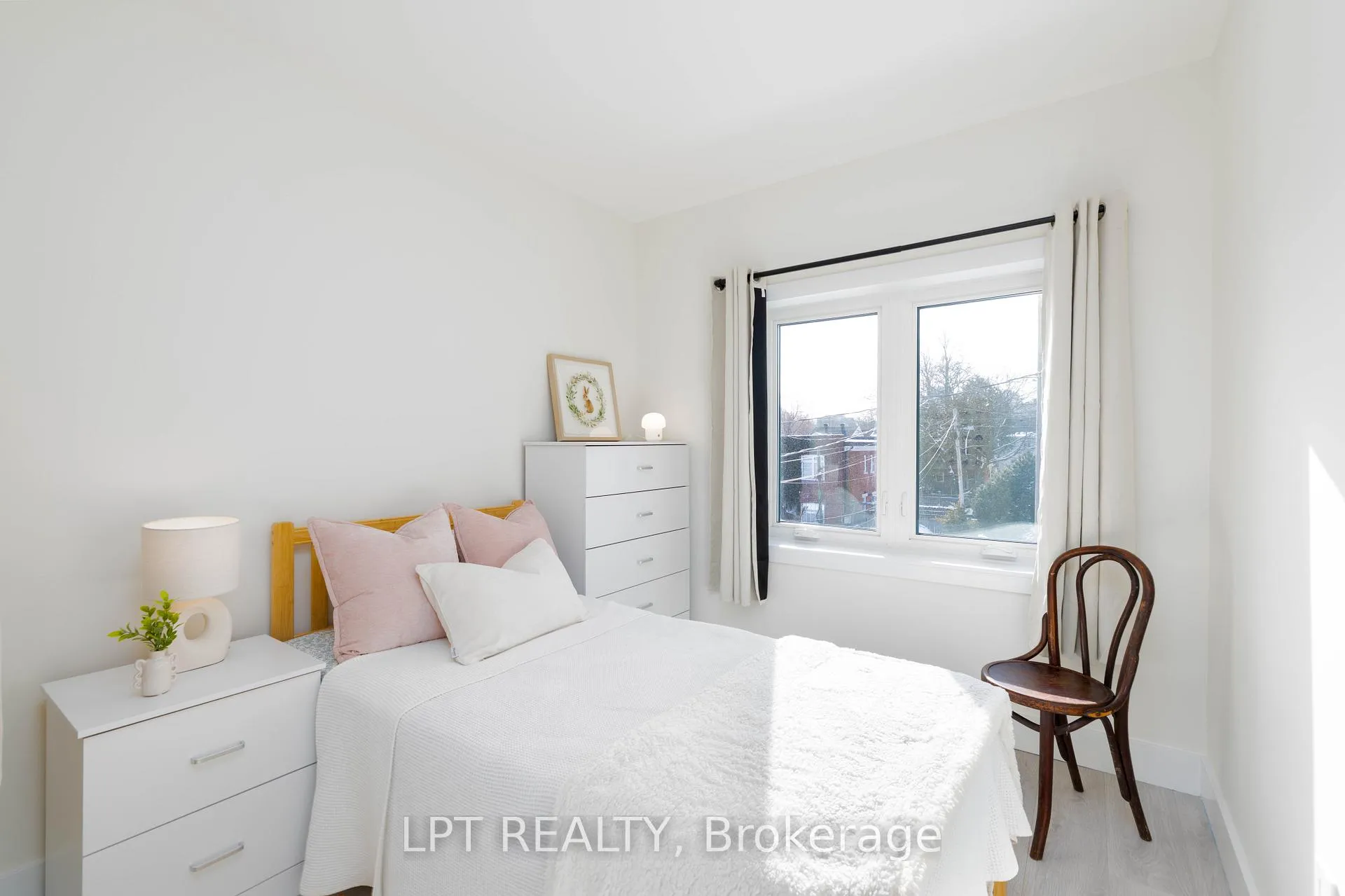 Photo 19 of 91 Cleveland Street, Toronto, Mount Pleasant East — HOMEH