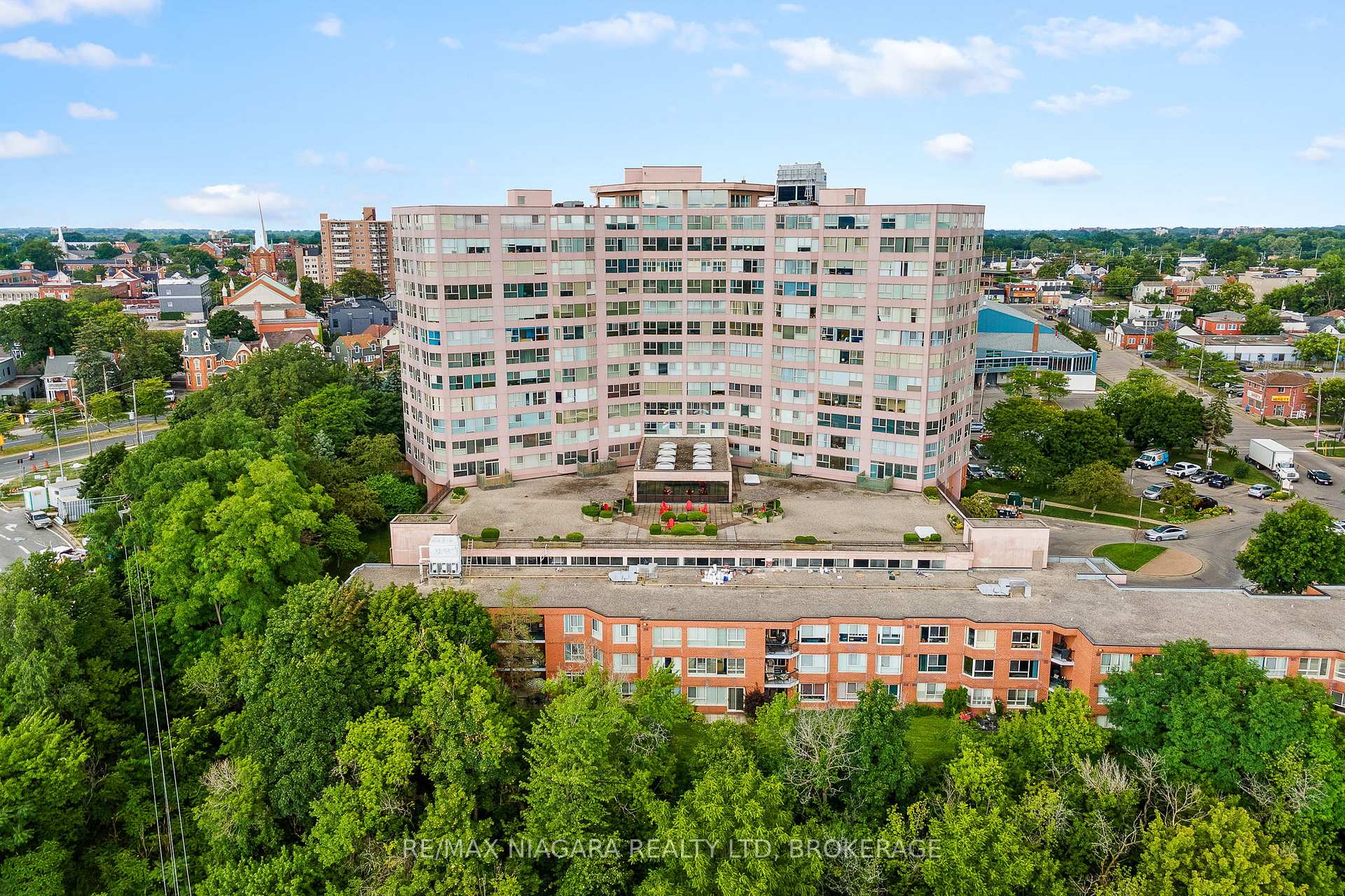 Photo 1 of Unit 504, 7 Gale Crescent, St. Catharines, E. Chester — HOMEH