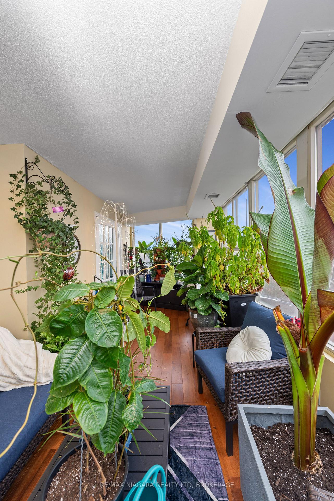Photo 10 of Unit 504, 7 Gale Crescent, St. Catharines, E. Chester — HOMEH