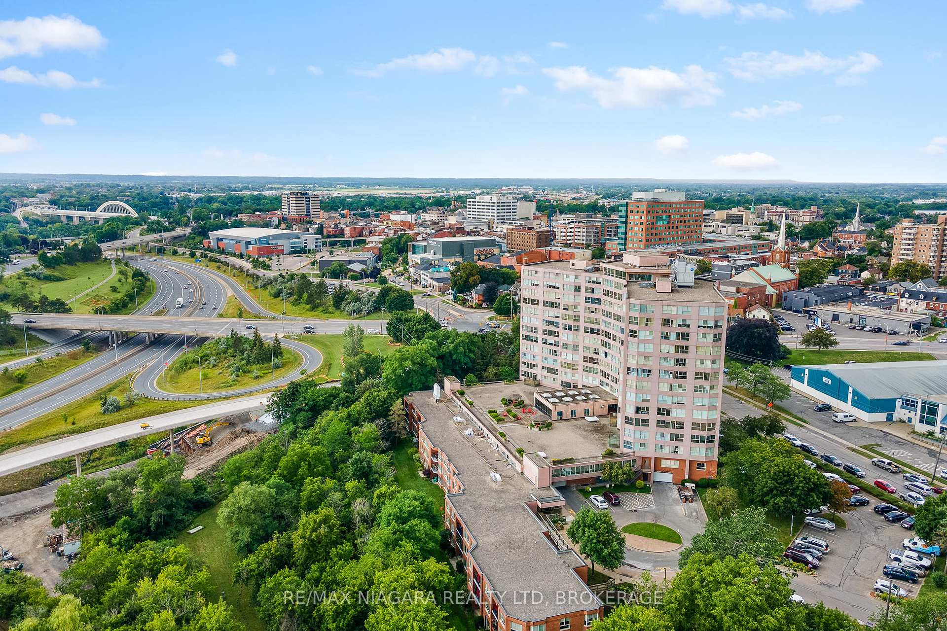 Photo 15 of Unit 504, 7 Gale Crescent, St. Catharines, E. Chester — HOMEH