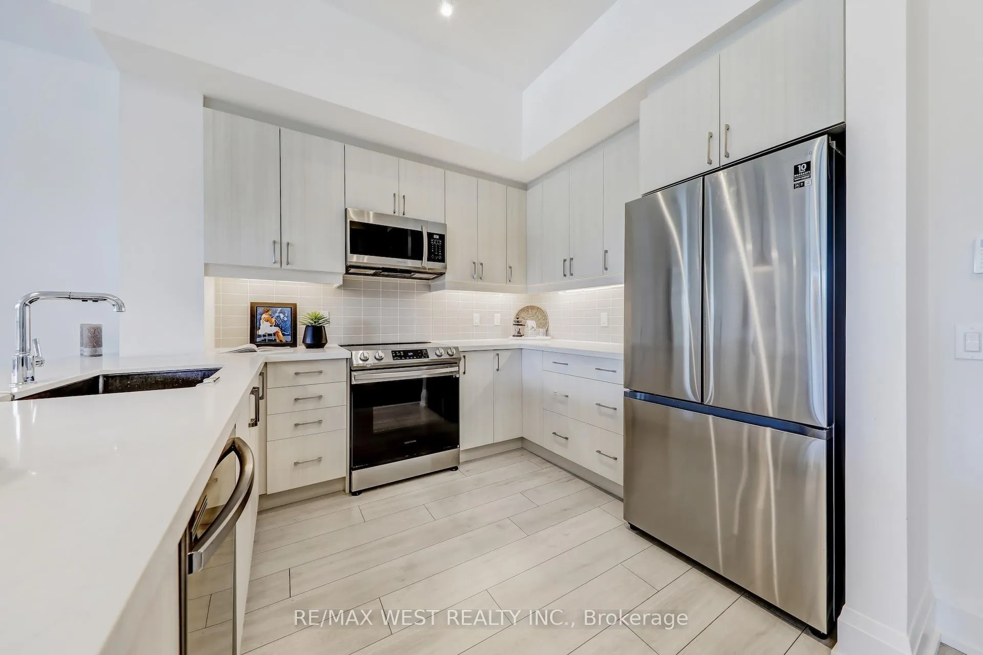 Photo 4 of Unit 211, 1 Hume Street, Collingwood — HOMEH