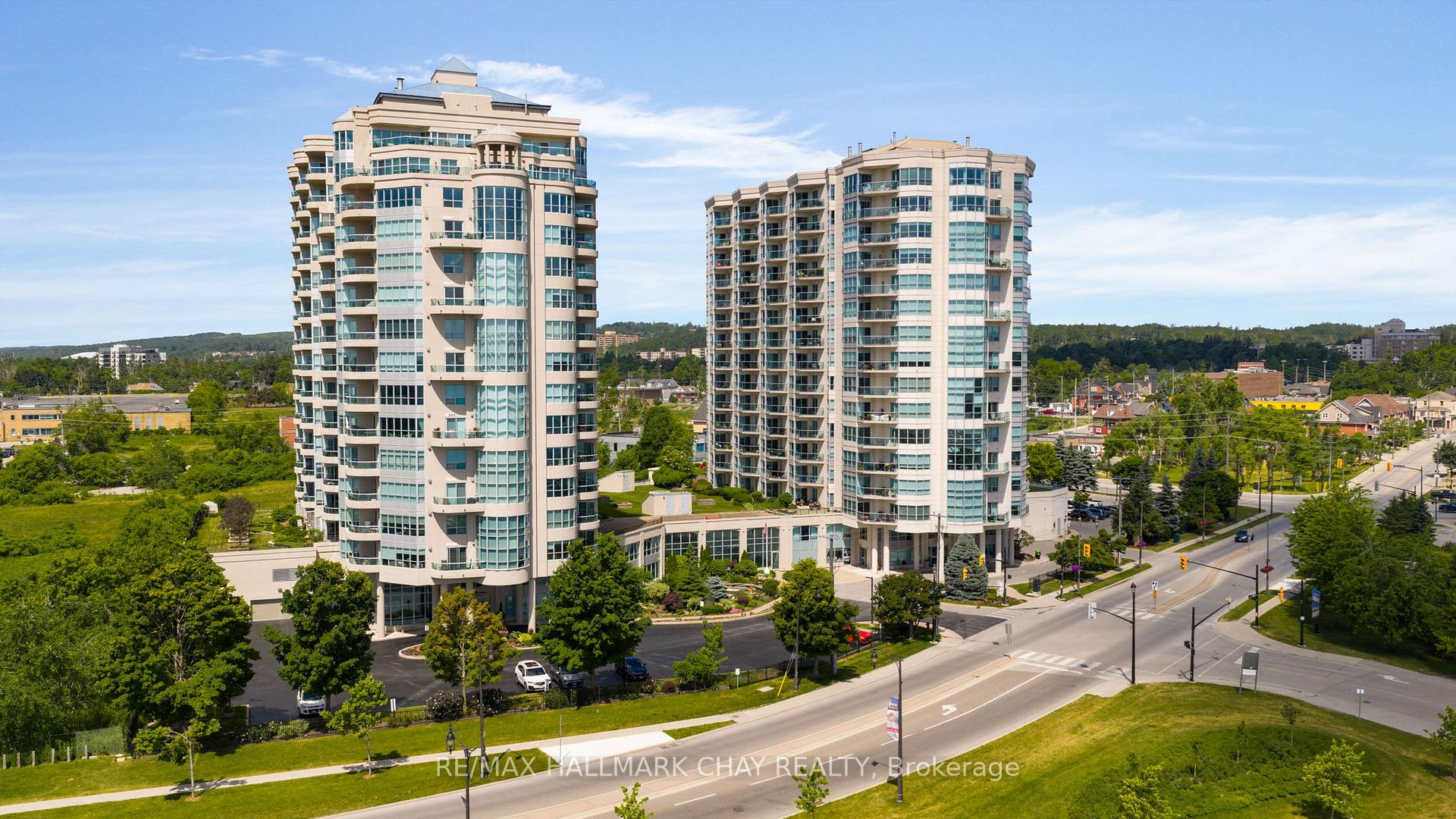 Front of Unit 910, 2 Toronto Street
