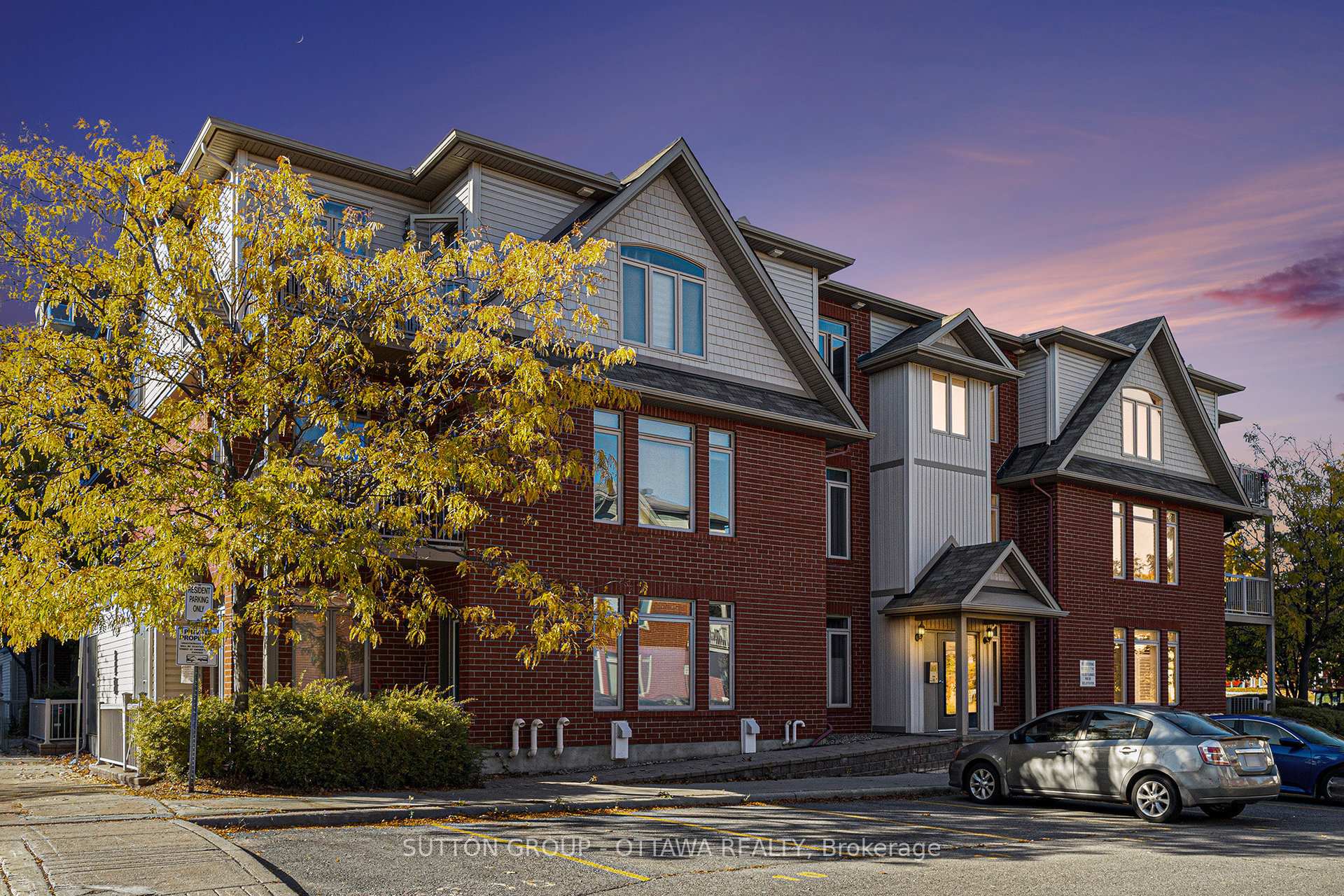 Photo 1 of Unit J, 250 Meilleur Private, Ottawa, Vanier — HOMEH