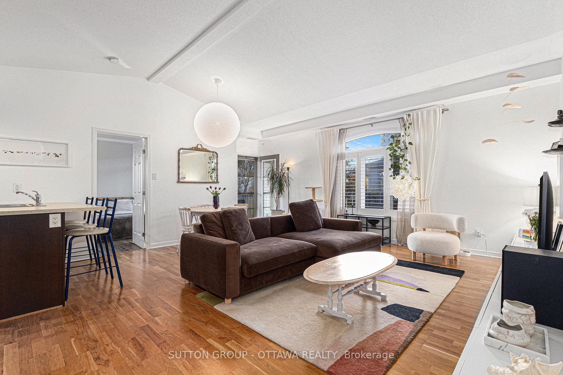 Photo 3 of Unit J, 250 Meilleur Private, Ottawa, Vanier — HOMEH