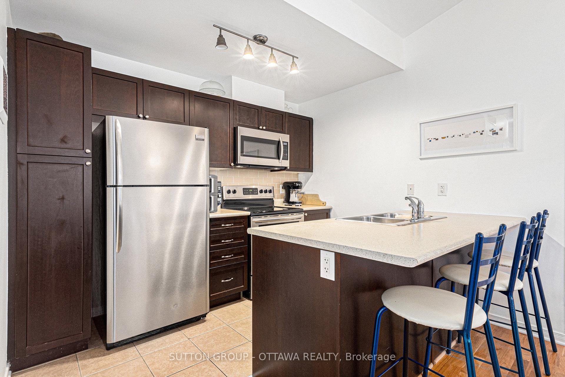 Photo 6 of Unit J, 250 Meilleur Private, Ottawa, Vanier — HOMEH