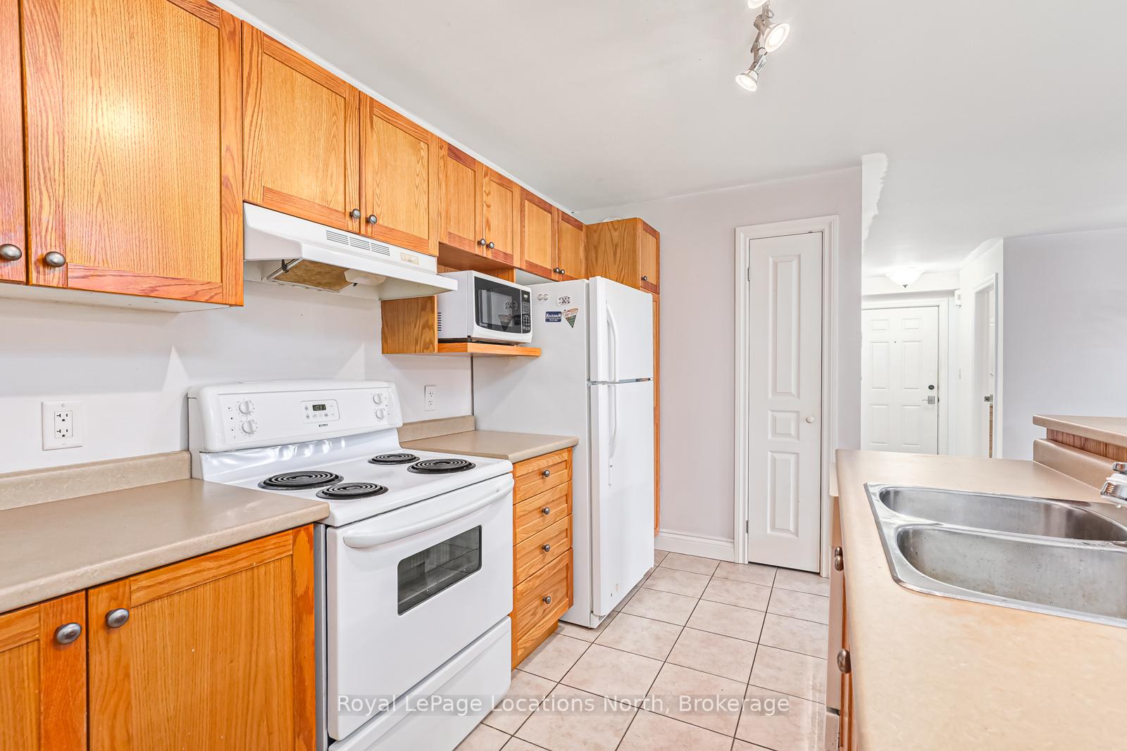 Photo 5 of Unit 203, 435 Walnut Street, Collingwood — HOMEH