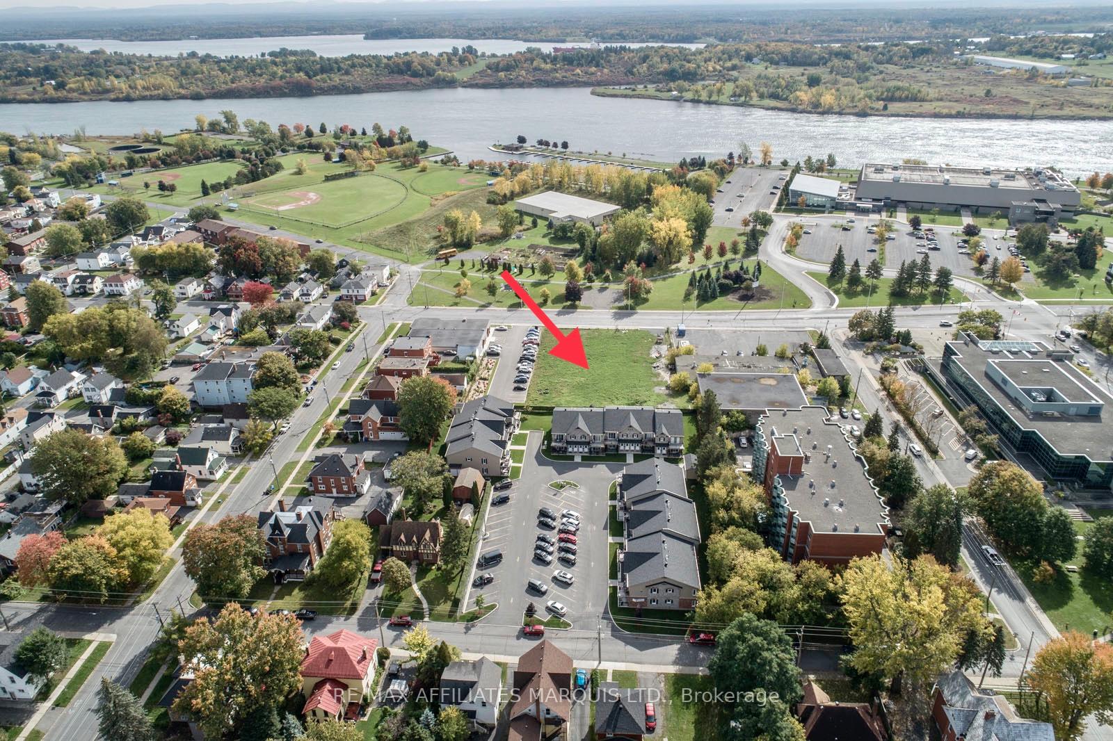 Photo 2 of Unit 201, 229 Water Street E, Cornwall — HOMEH