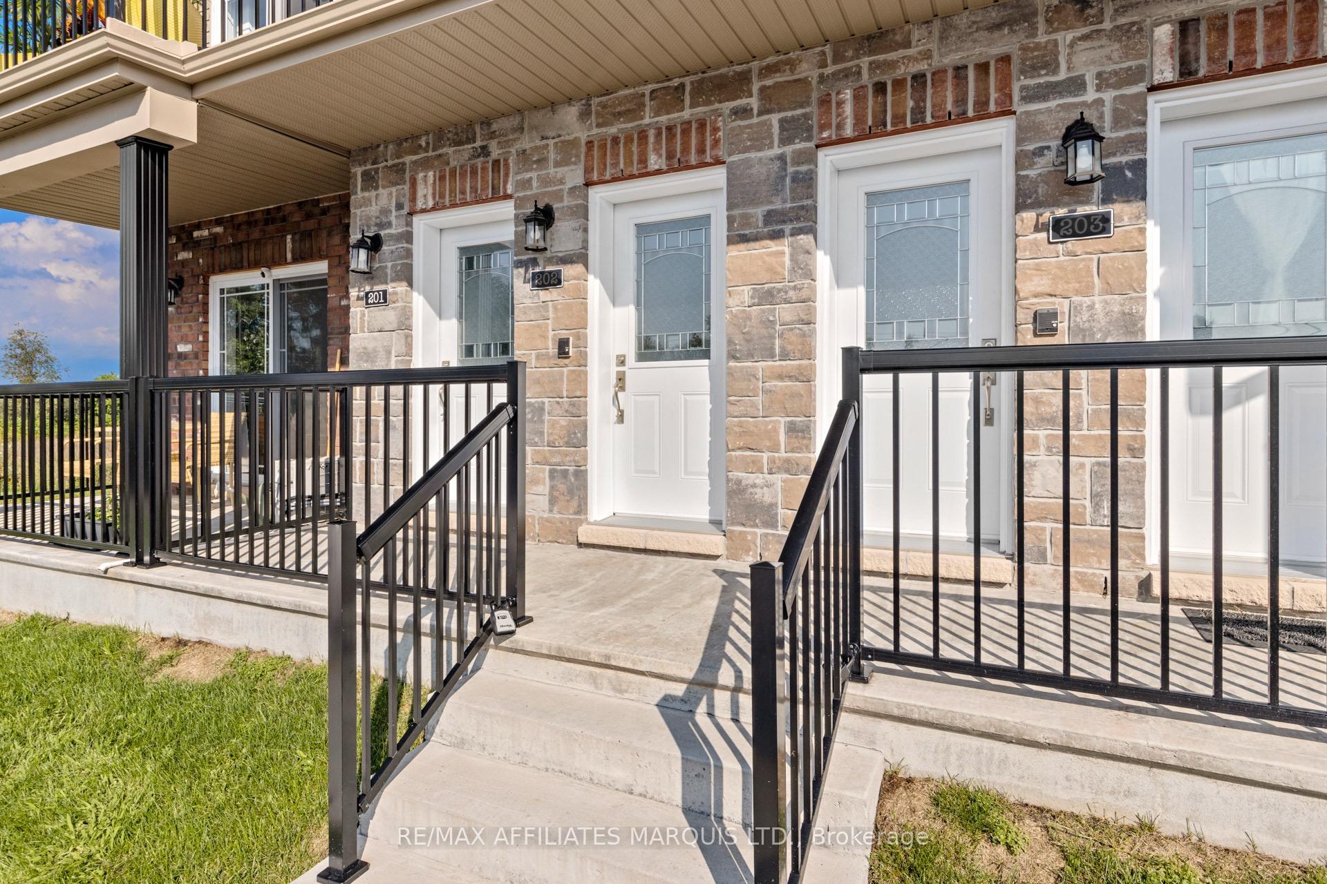 Photo 3 of Unit 201, 229 Water Street E, Cornwall — HOMEH